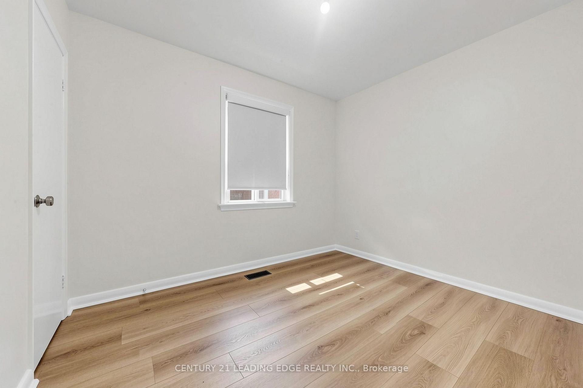 Photo 13 of Unit Upper, 15 Maretta Avenue, Scarborough, Eglinton East — HOMEH
