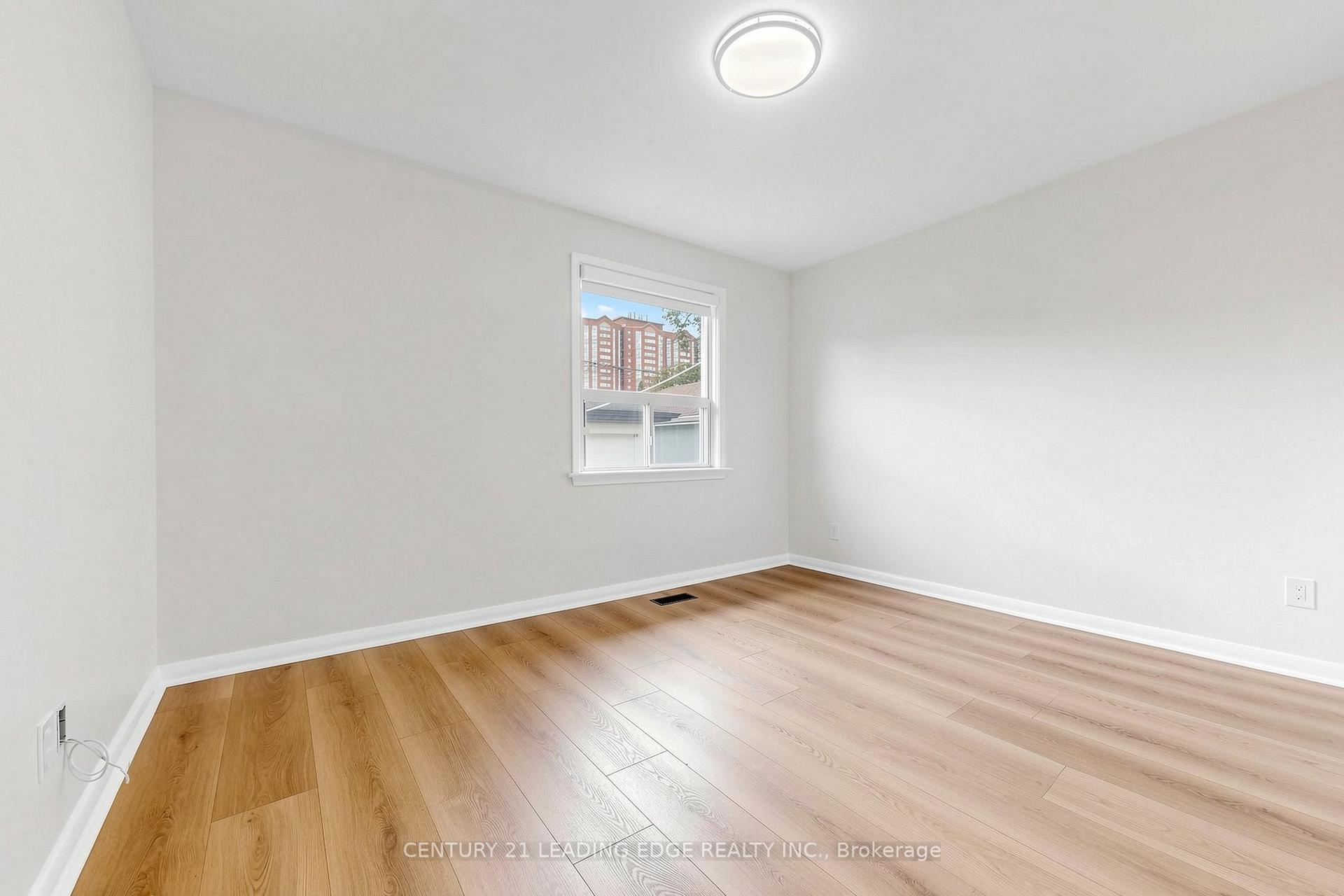 Photo 14 of Unit Upper, 15 Maretta Avenue, Scarborough, Eglinton East — HOMEH