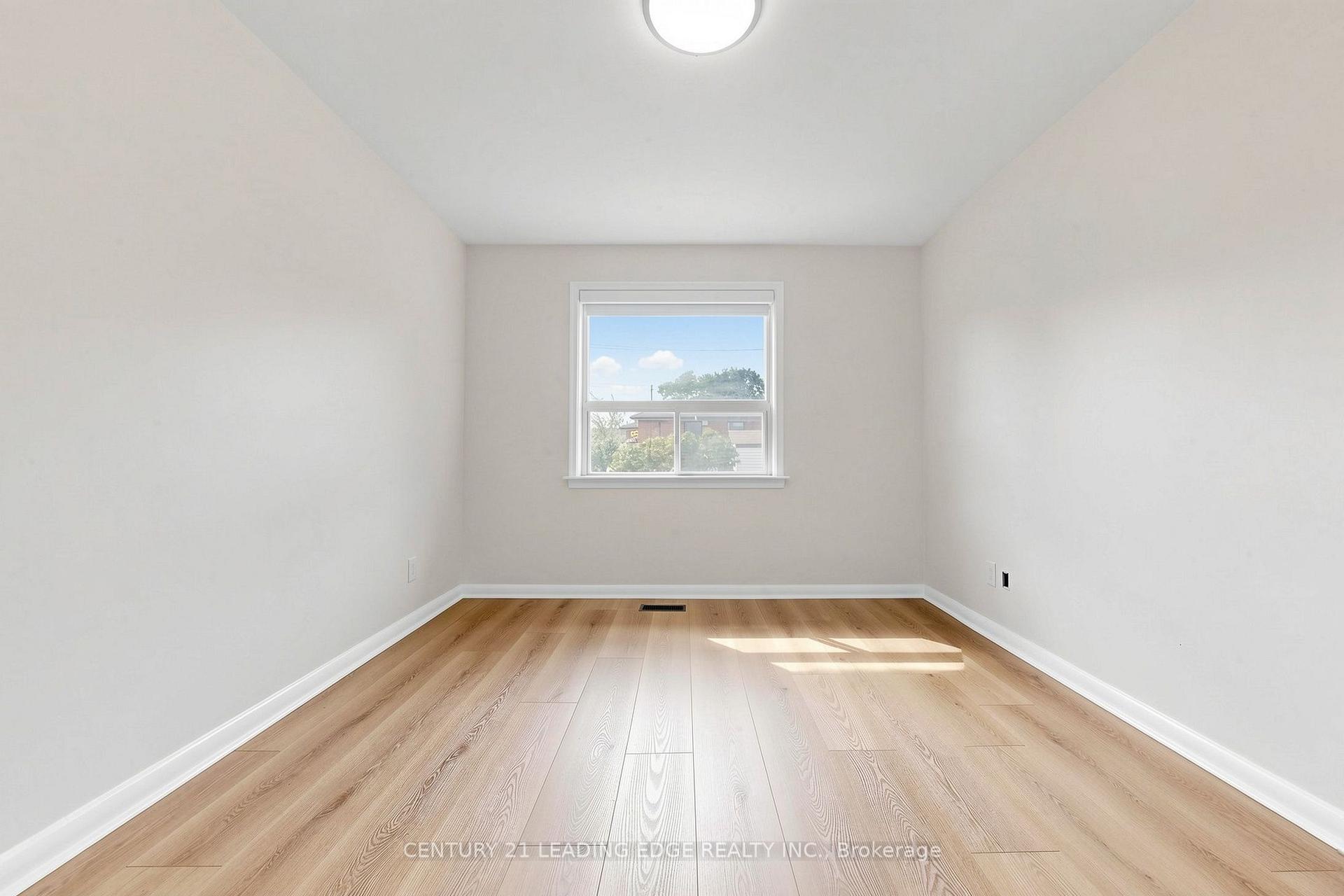 Photo 16 of Unit Upper, 15 Maretta Avenue, Scarborough, Eglinton East — HOMEH