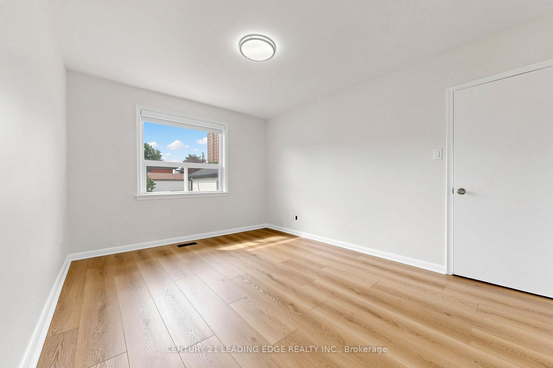 Photo 17 of Unit Upper, 15 Maretta Avenue, Scarborough, Eglinton East — HOMEH
