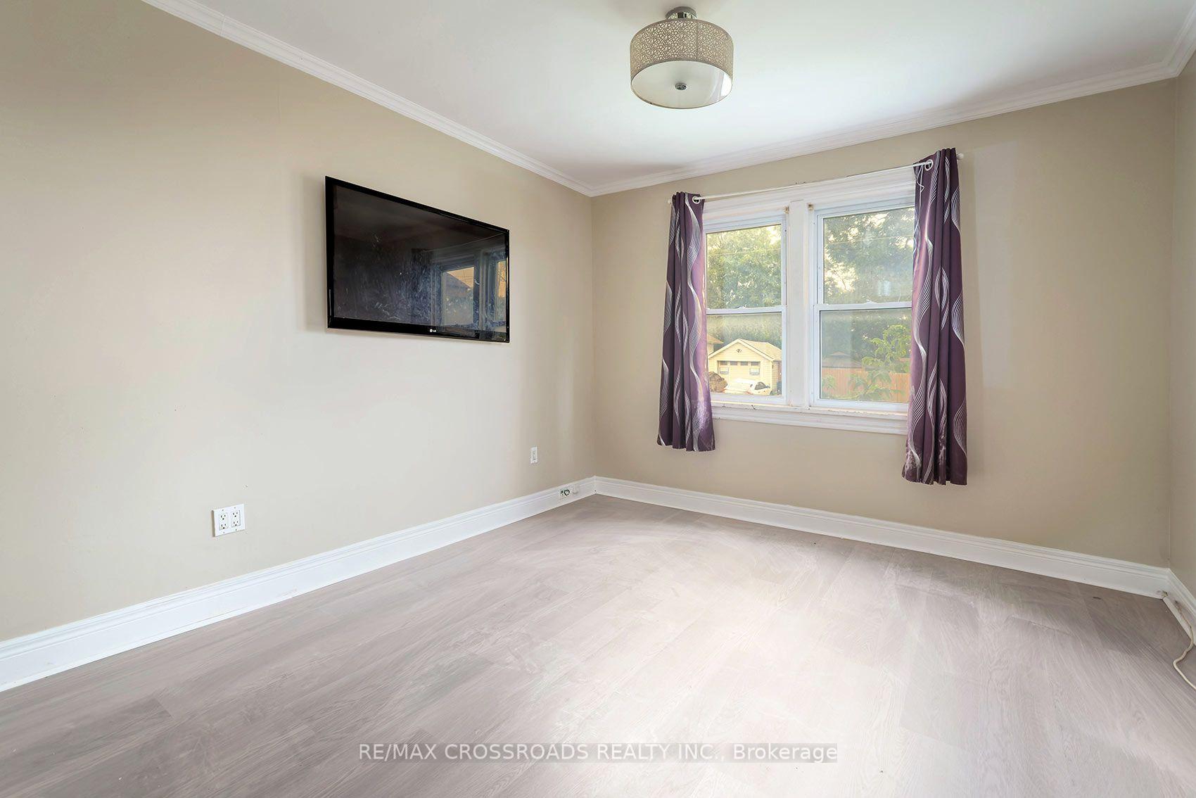 Photo 7 of 313 Olive Avenue, Oshawa, Central — HOMEH