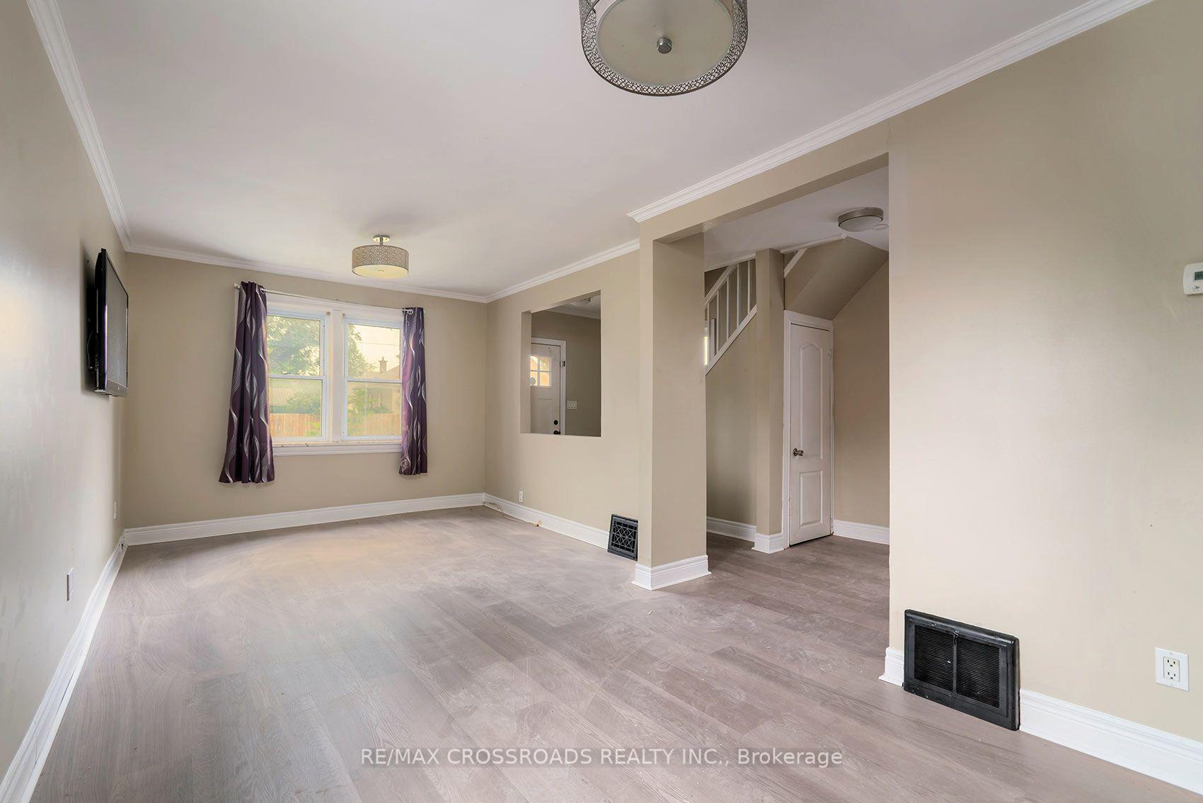 Photo 11 of 313 Olive Avenue, Oshawa, Central — HOMEH