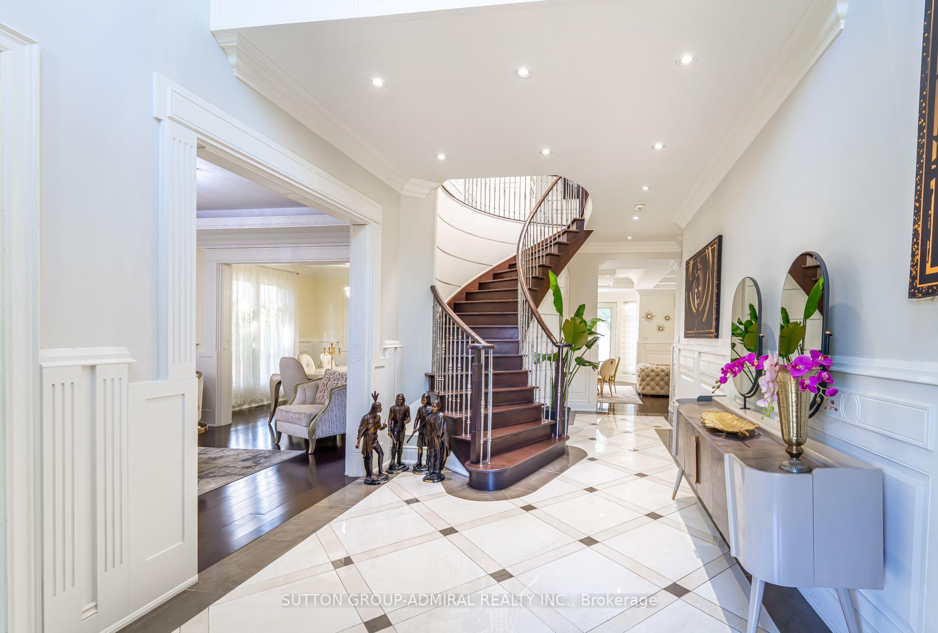 Photo 5 of 9 Calderon Crescent, North York, Newtonbrook West — HOMEH