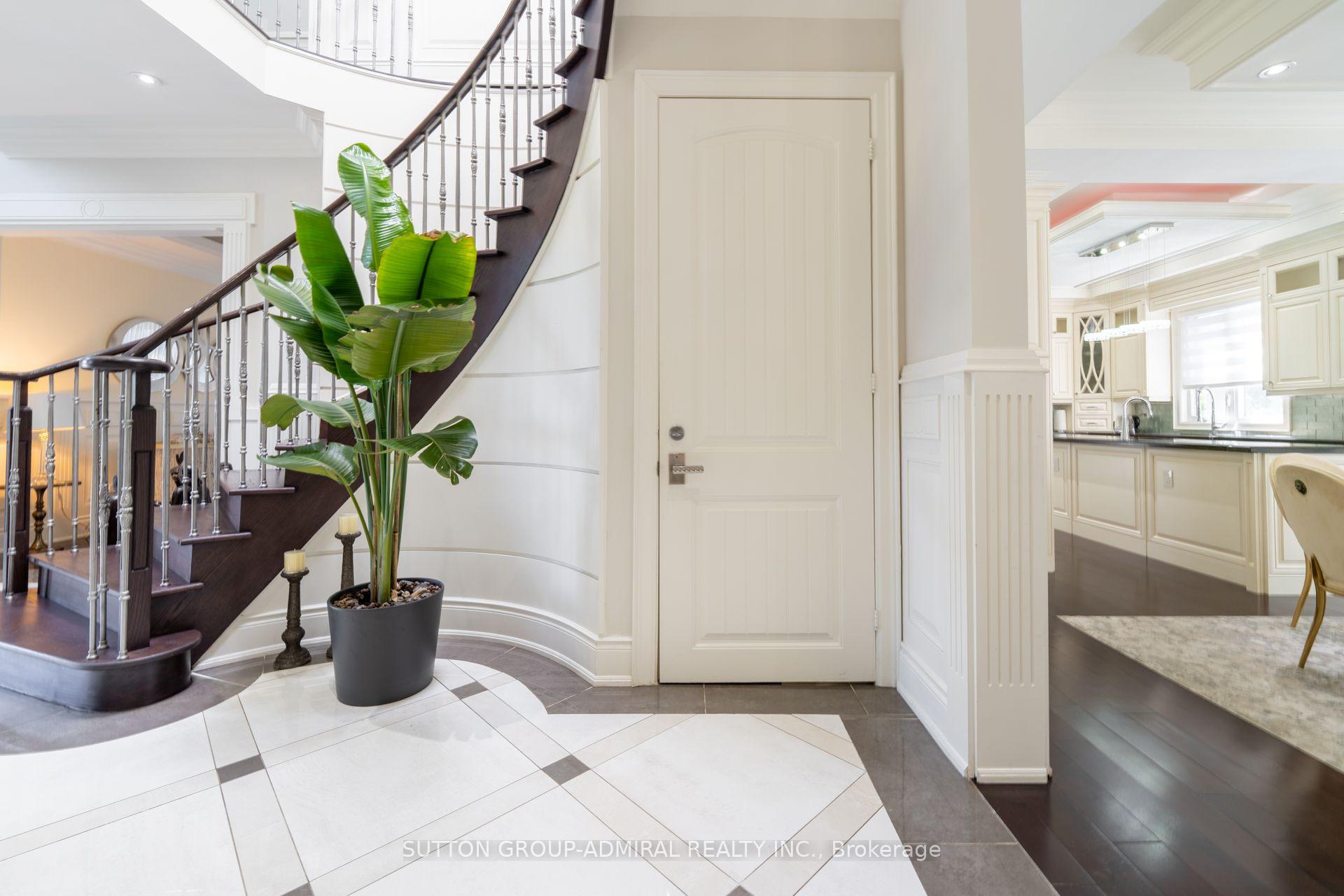 Photo 16 of 9 Calderon Crescent, North York, Newtonbrook West — HOMEH