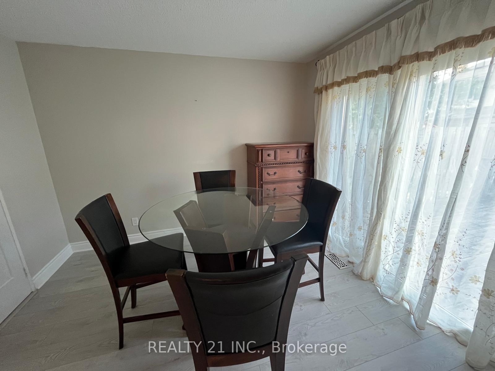 Photo 5 of Unit 2, 405 Keats Way, Waterloo, Beechwood West — HOMEH