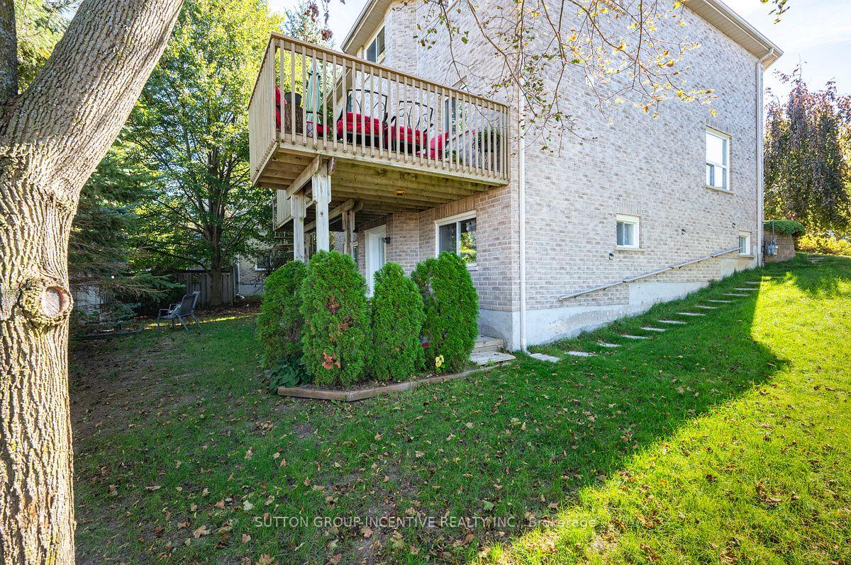 Photo 10 of 46 Bell Street, Barrie, Ardagh — HOMEH