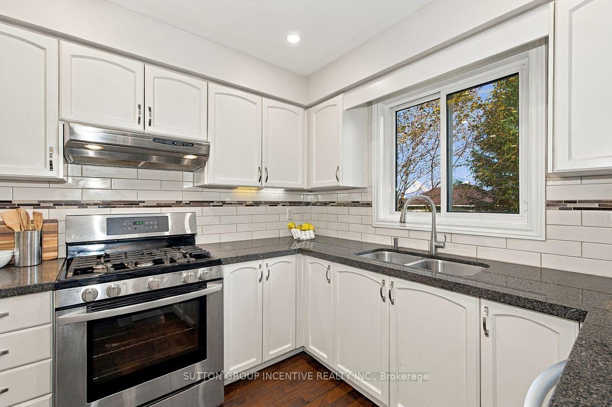 Photo 23 of 46 Bell Street, Barrie, Ardagh — HOMEH