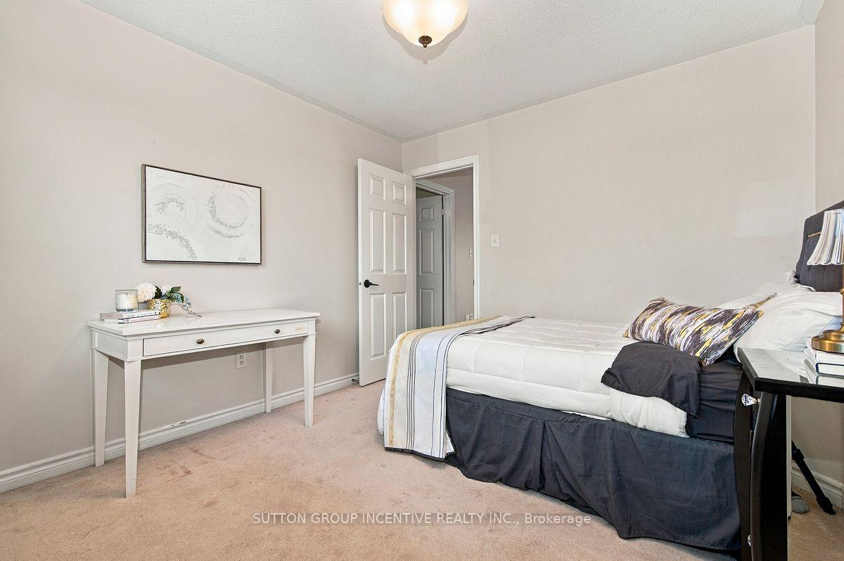 Photo 35 of 46 Bell Street, Barrie, Ardagh — HOMEH