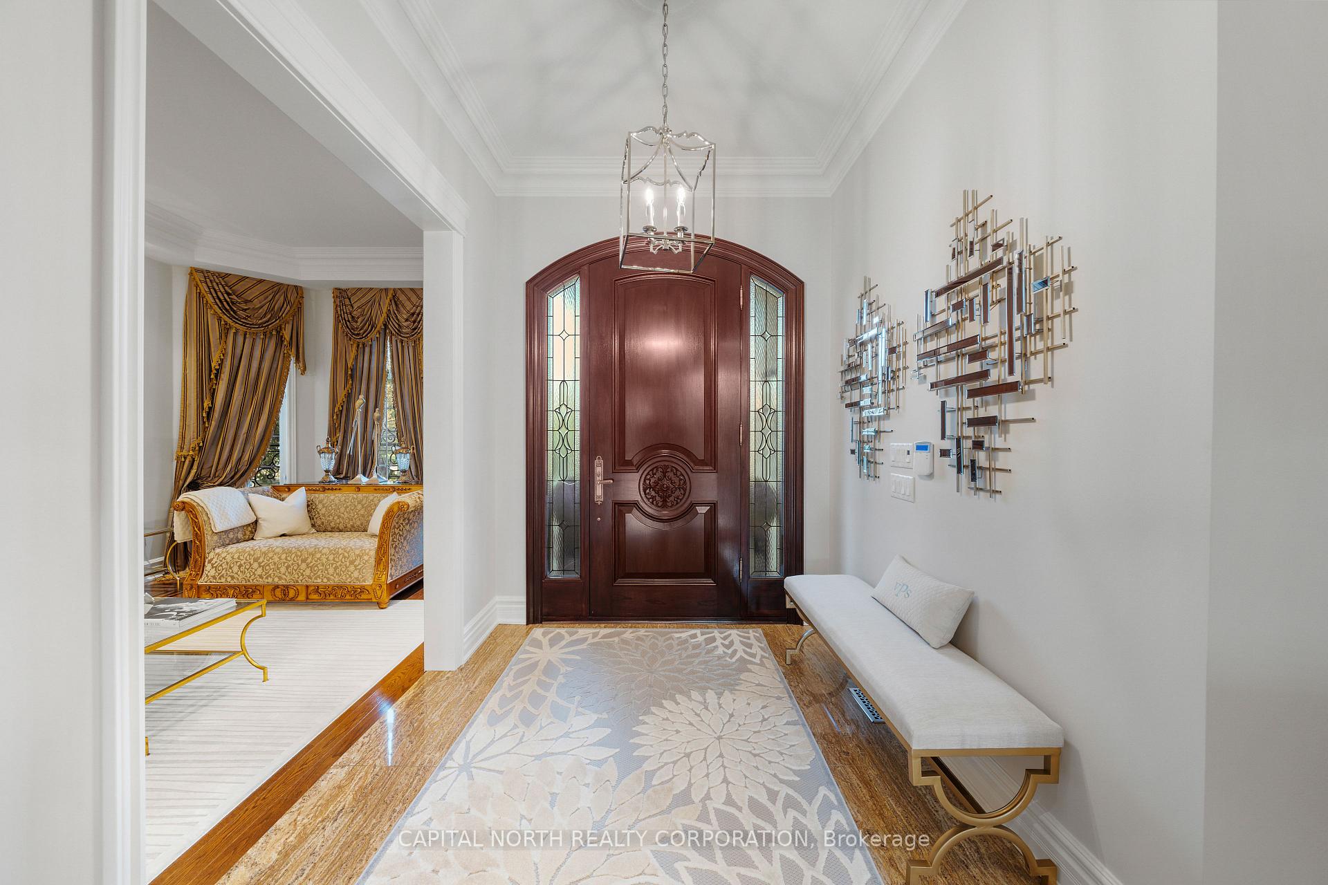 Photo 4 of 166 Weaver Court, Vaughan, Kleinburg — HOMEH