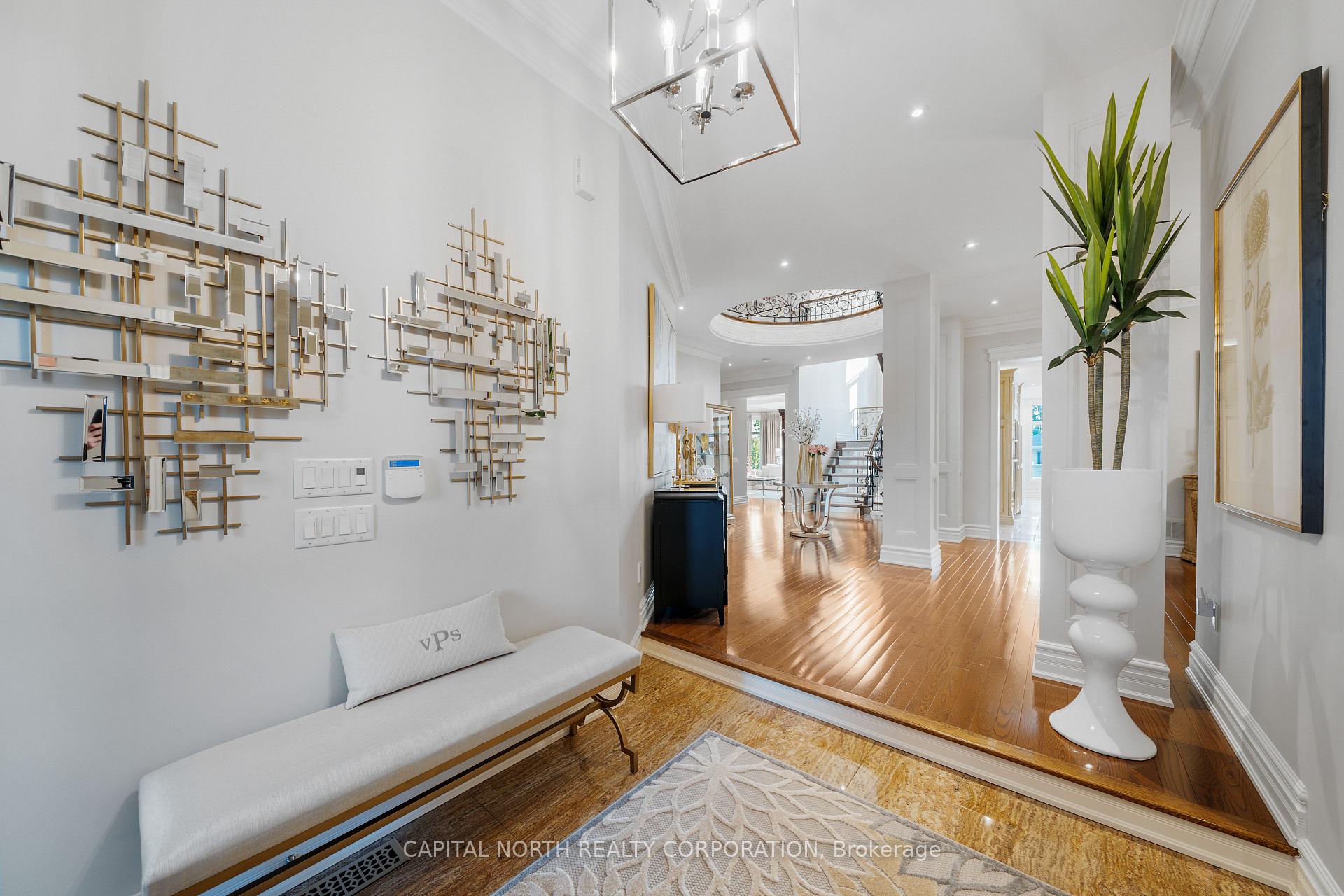 Photo 9 of 166 Weaver Court, Vaughan, Kleinburg — HOMEH