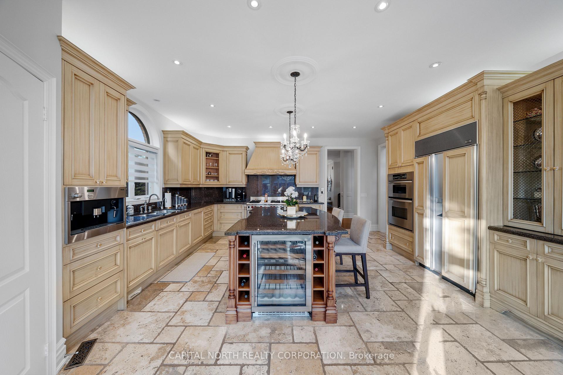Photo 15 of 166 Weaver Court, Vaughan, Kleinburg — HOMEH
