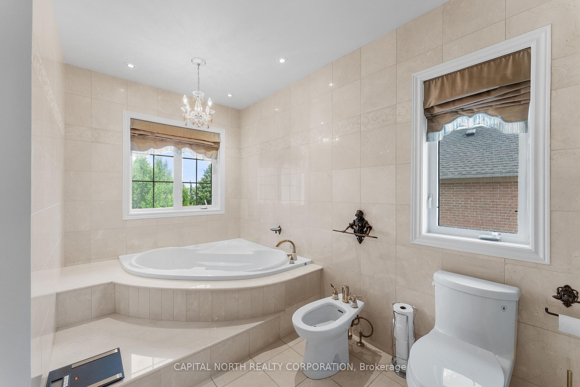 Photo 27 of 166 Weaver Court, Vaughan, Kleinburg — HOMEH