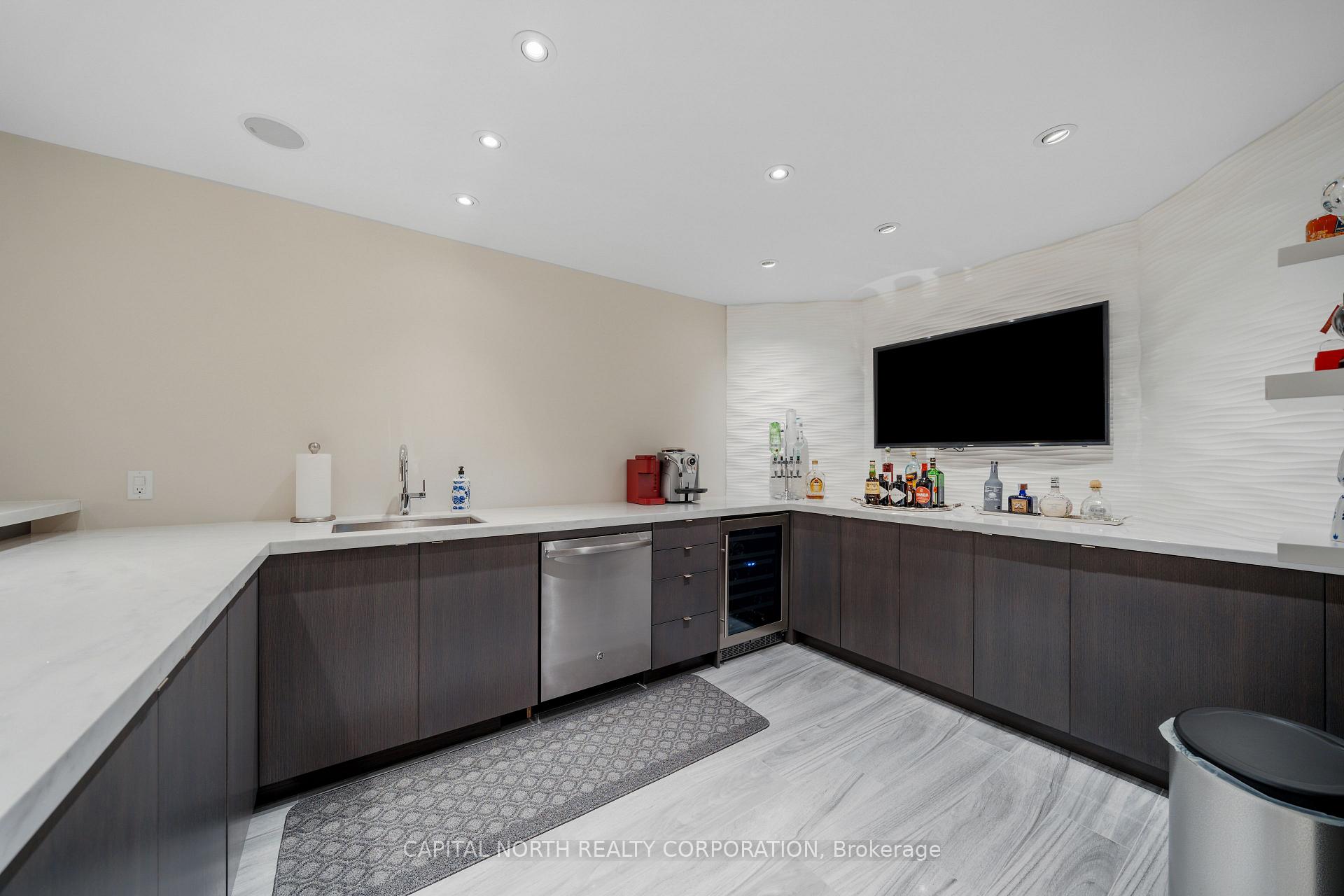 Photo 36 of 166 Weaver Court, Vaughan, Kleinburg — HOMEH