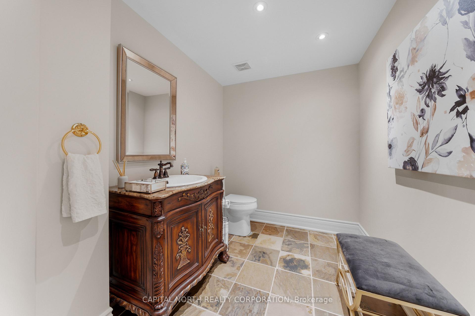 Photo 39 of 166 Weaver Court, Vaughan, Kleinburg — HOMEH