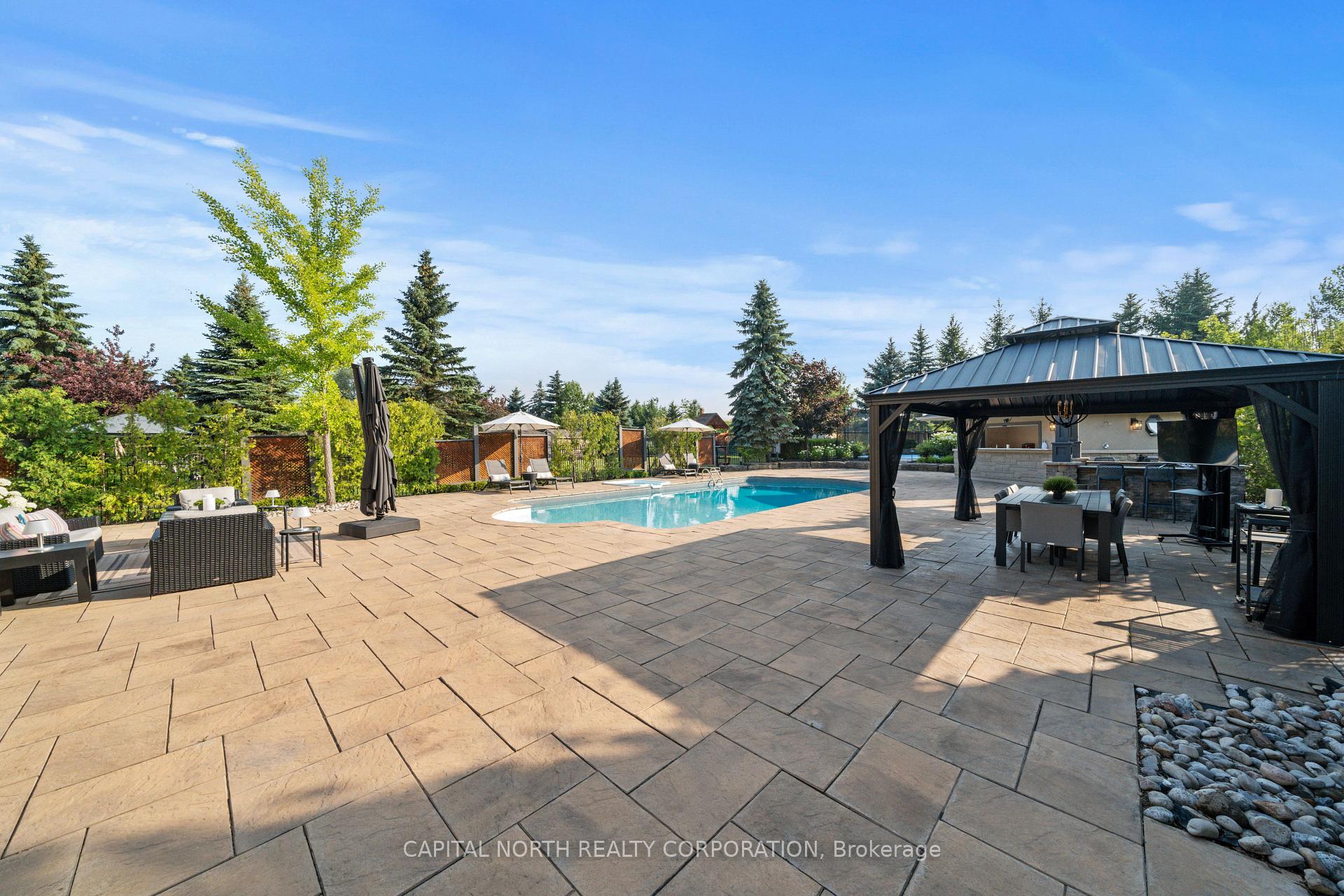 Photo 42 of 166 Weaver Court, Vaughan, Kleinburg — HOMEH