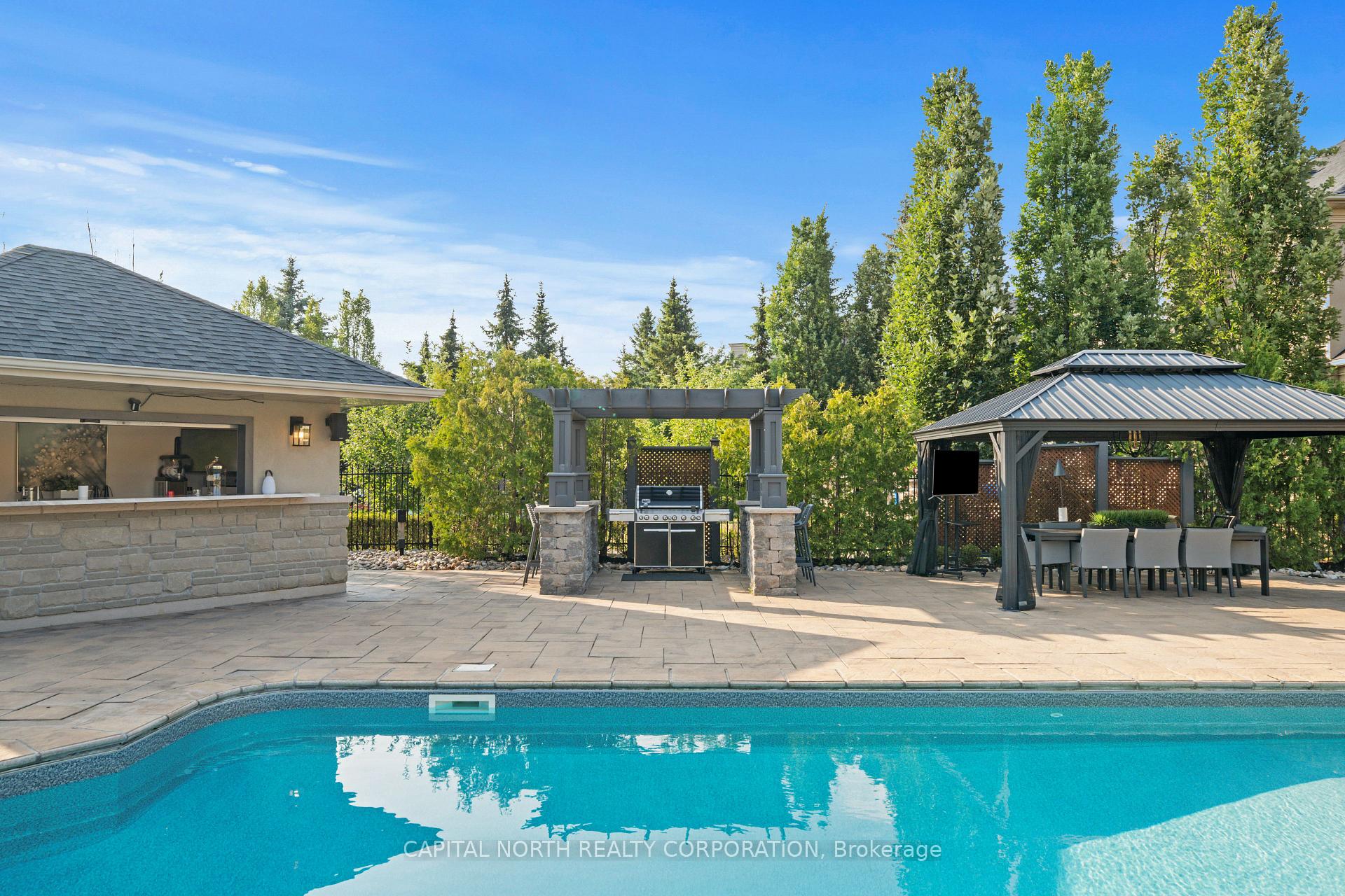Photo 44 of 166 Weaver Court, Vaughan, Kleinburg — HOMEH