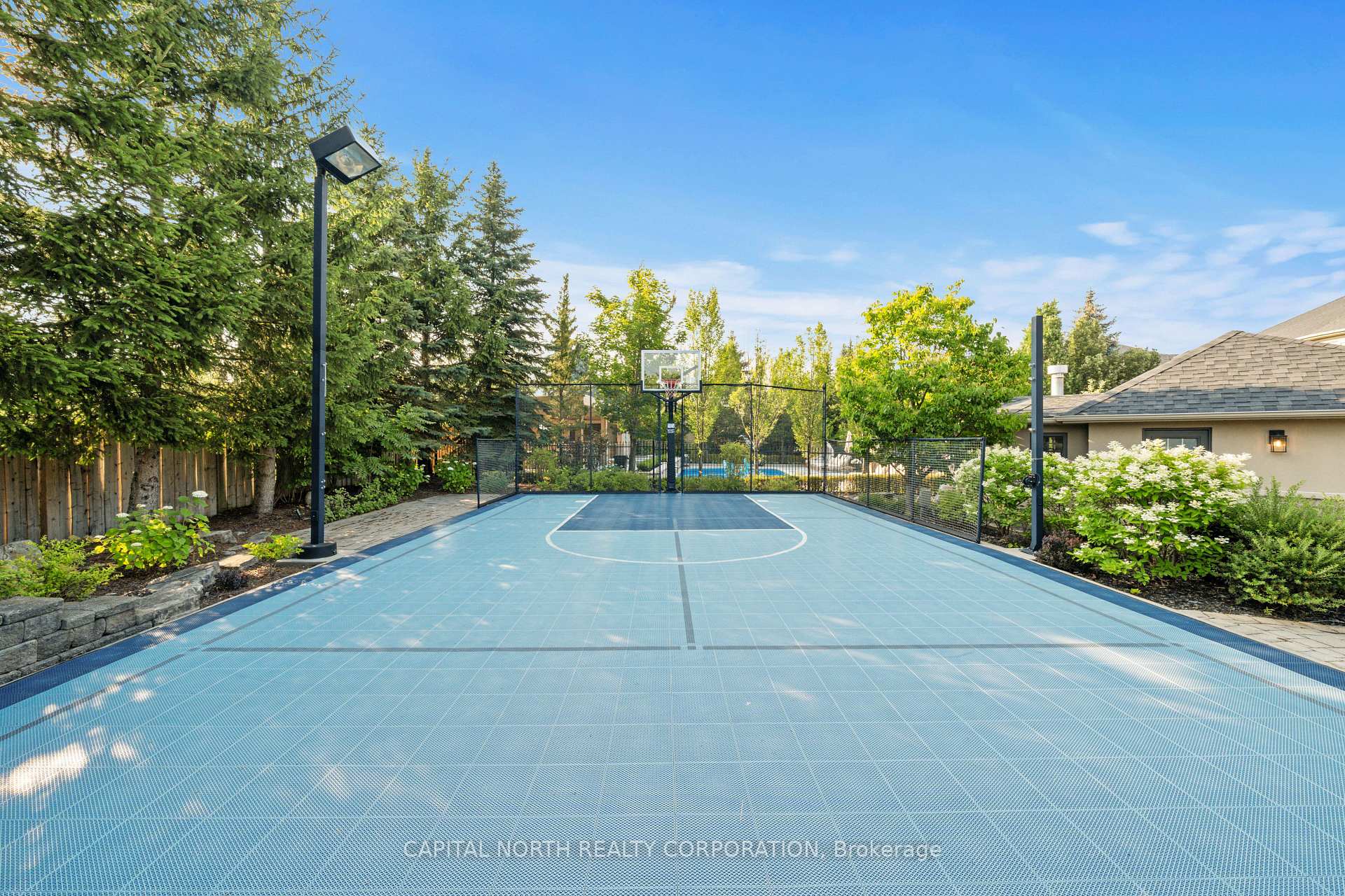 Photo 45 of 166 Weaver Court, Vaughan, Kleinburg — HOMEH
