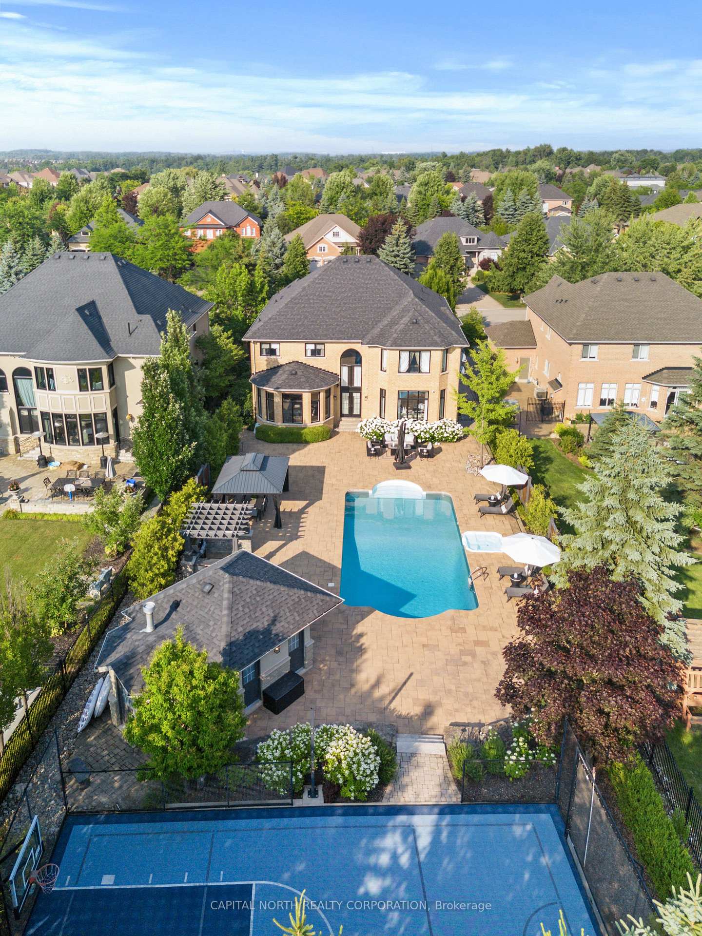 Photo 47 of 166 Weaver Court, Vaughan, Kleinburg — HOMEH