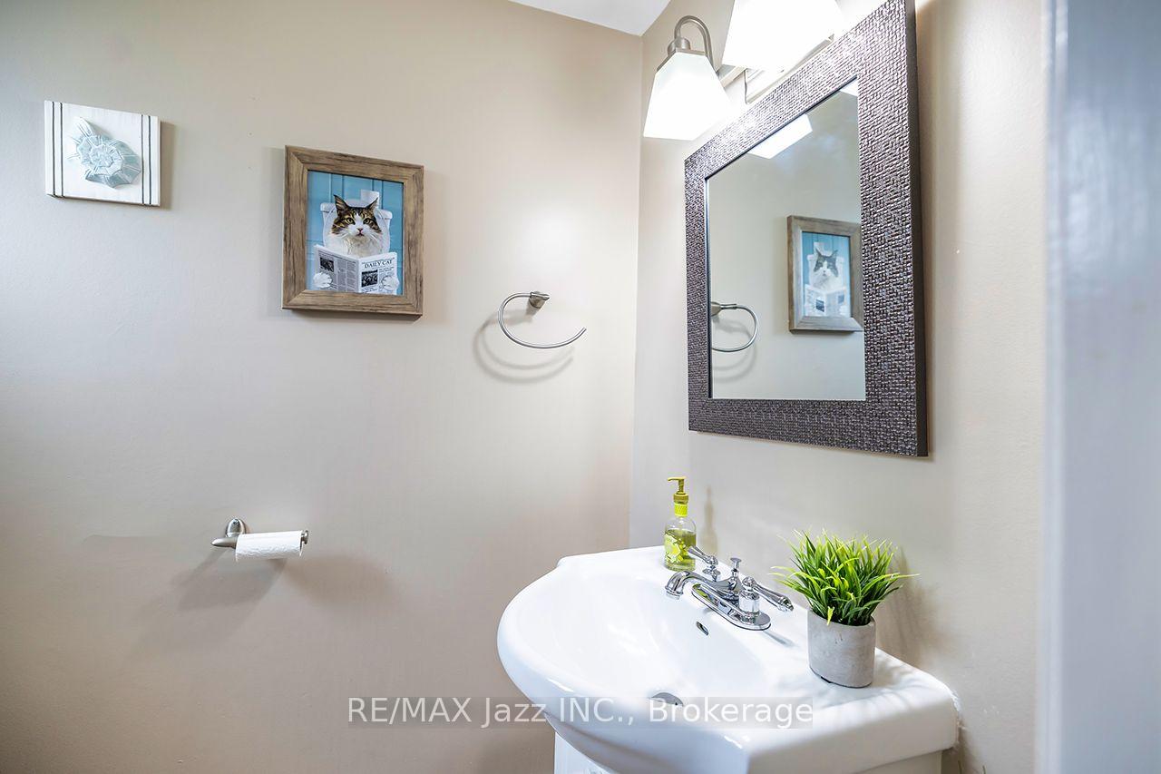 Photo 4 of Unit 3, 1330 Trowbridge Drive, Oshawa, Centennial — HOMEH