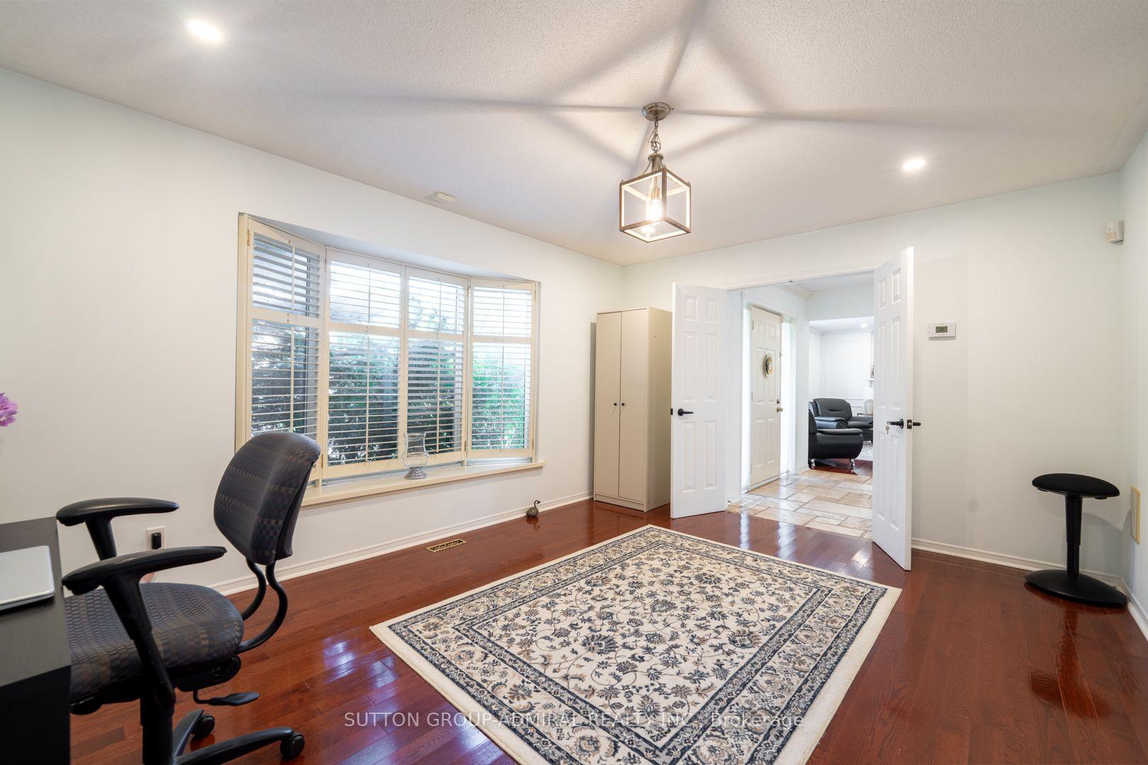 Photo 9 of 284 Murray Drive, Aurora, Aurora Village — HOMEH