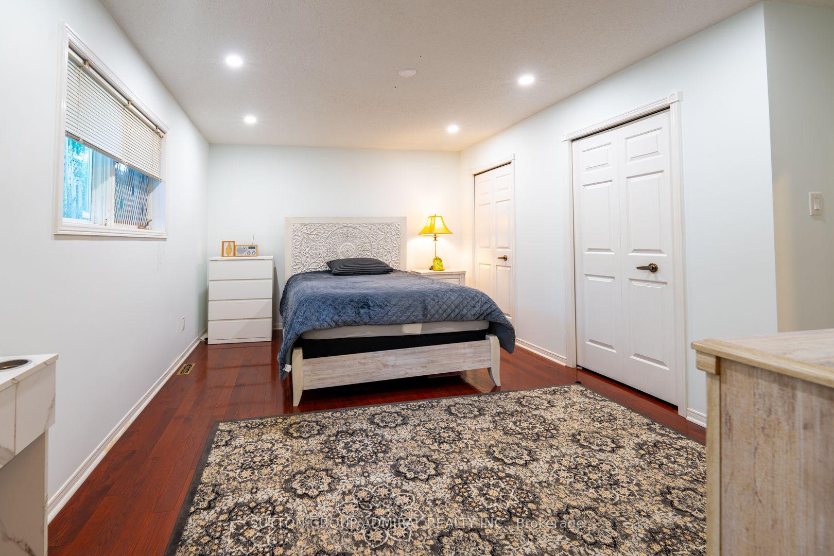 Photo 16 of 284 Murray Drive, Aurora, Aurora Village — HOMEH