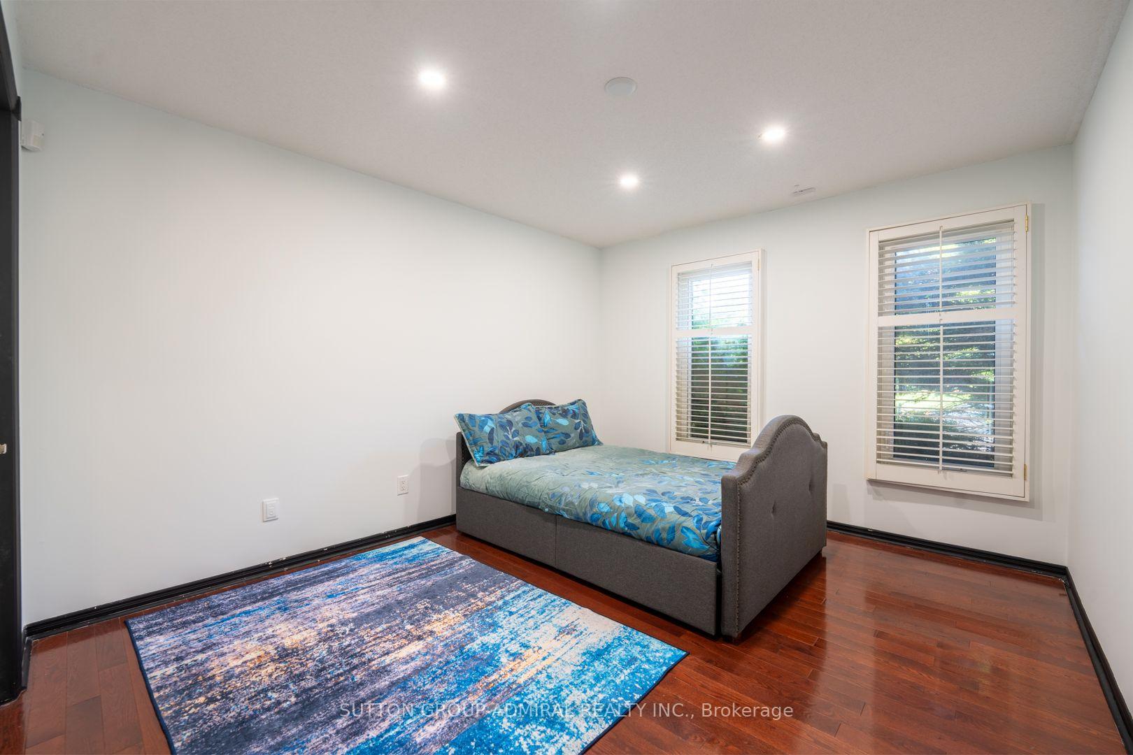 Photo 17 of 284 Murray Drive, Aurora, Aurora Village — HOMEH