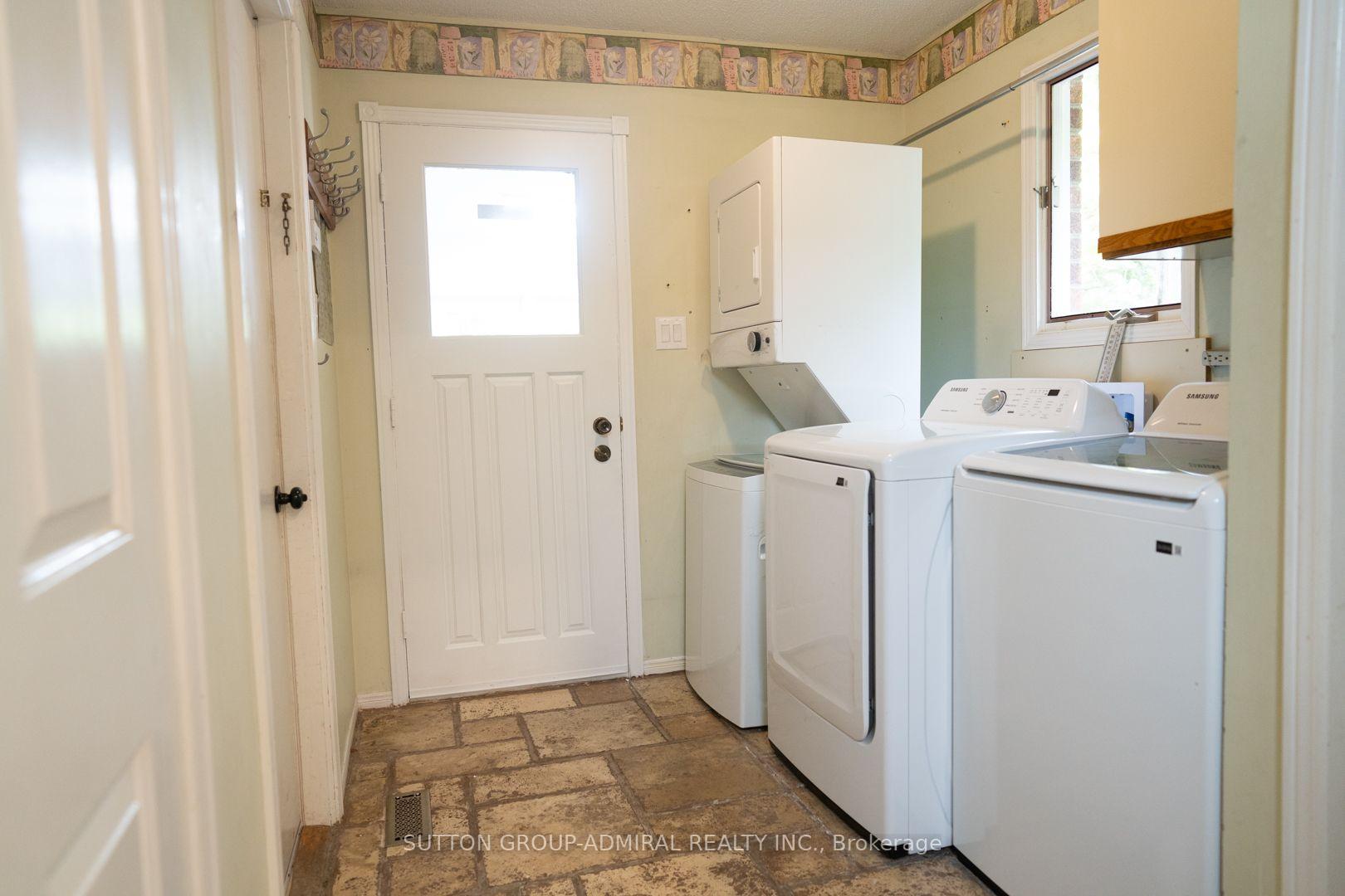 Photo 20 of 284 Murray Drive, Aurora, Aurora Village — HOMEH