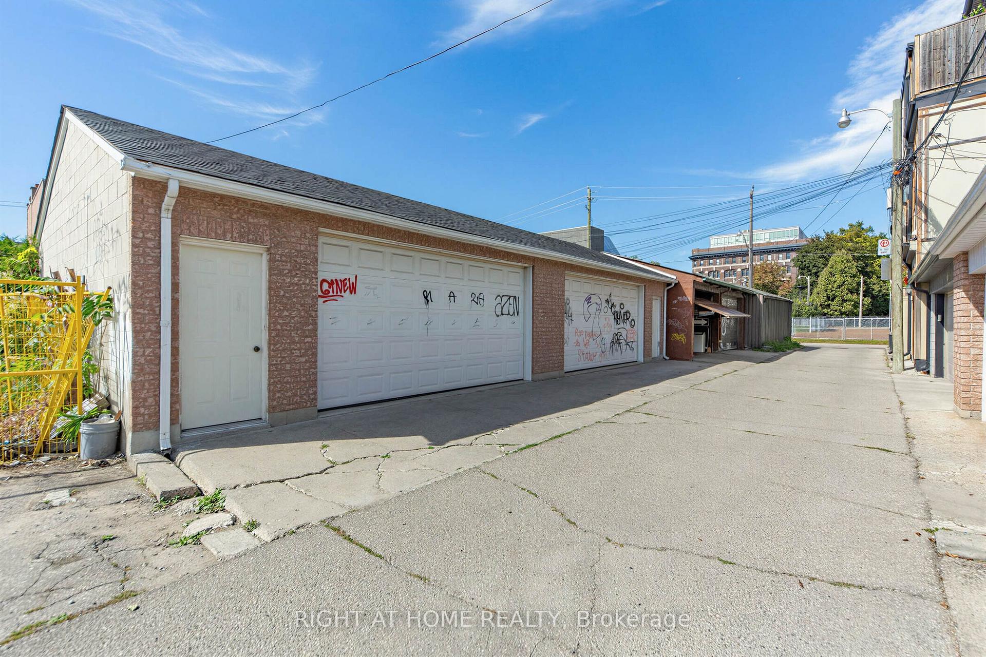 Photo 40 of 147 Dovercourt Road, Toronto, Trinity-Bellwoods — HOMEH