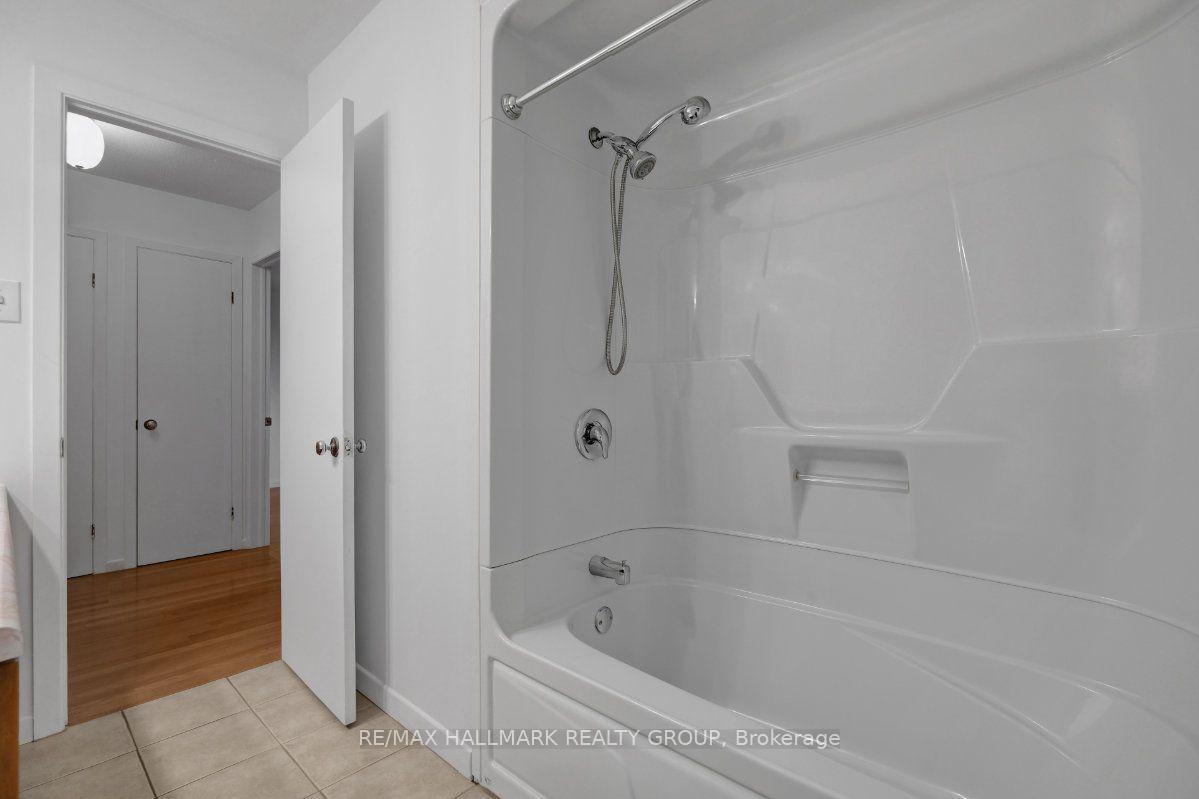 Photo 23 of 175 Carillon Street, Ottawa, Vanier — HOMEH