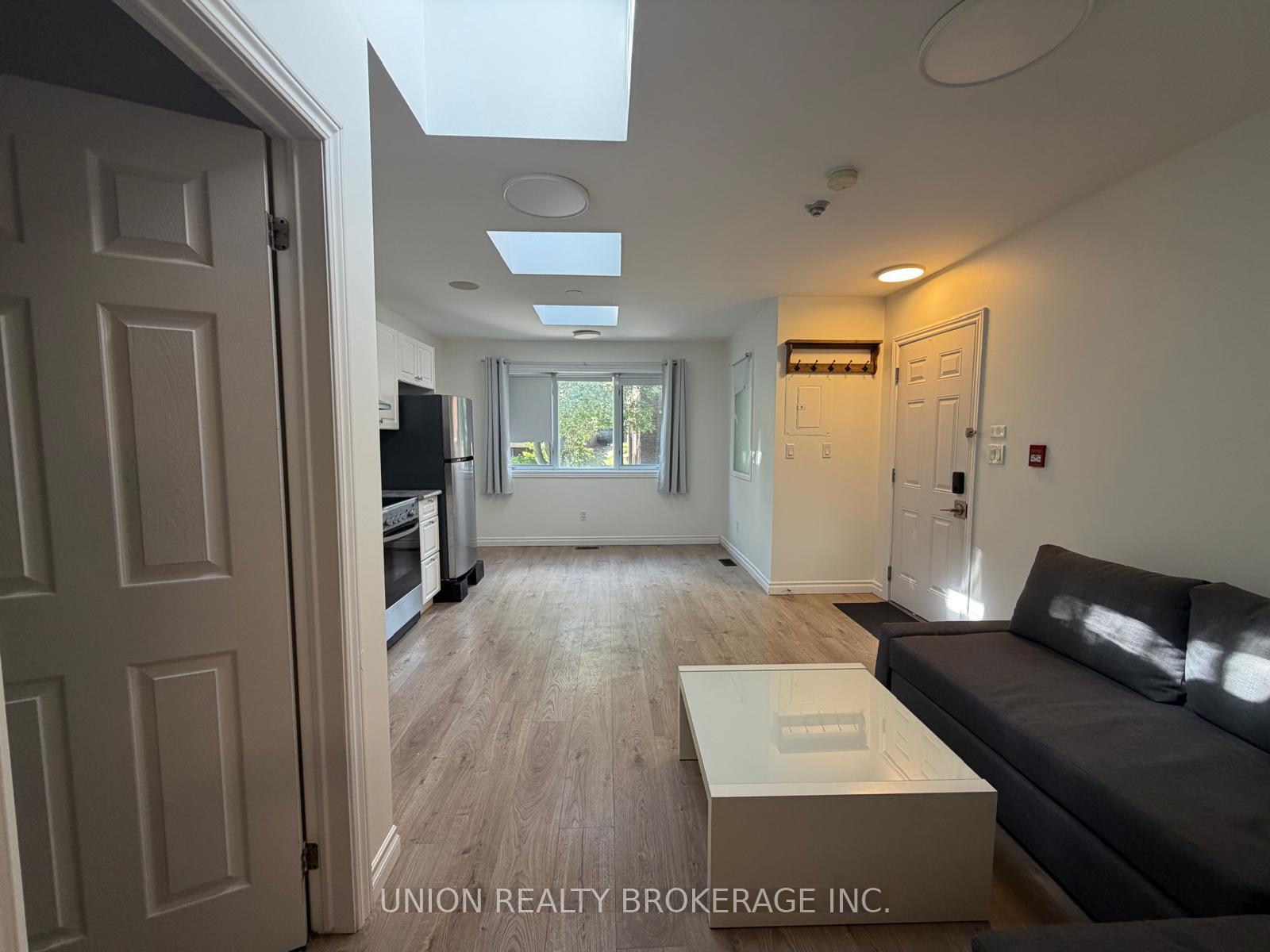 Photo 2 of Unit Upper, 73-B Willow Avenue, Toronto, The Beaches — HOMEH