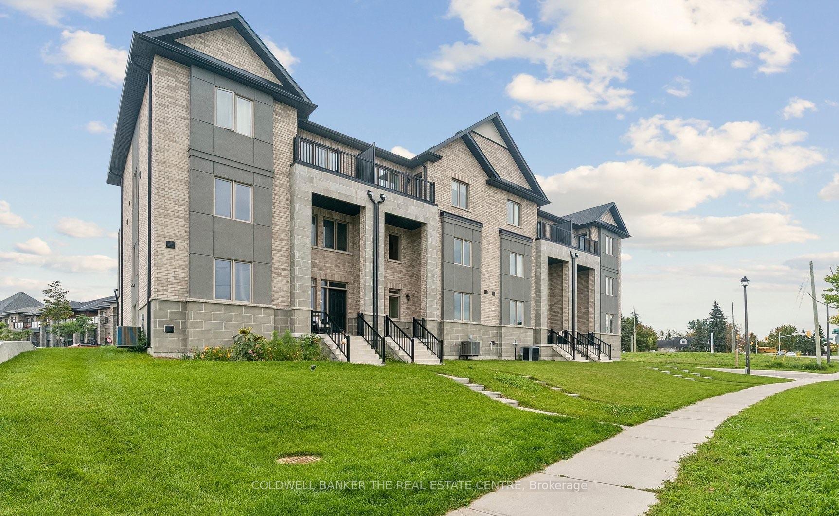 Photo 2 of 5 Ballinger Way, Uxbridge — HOMEH