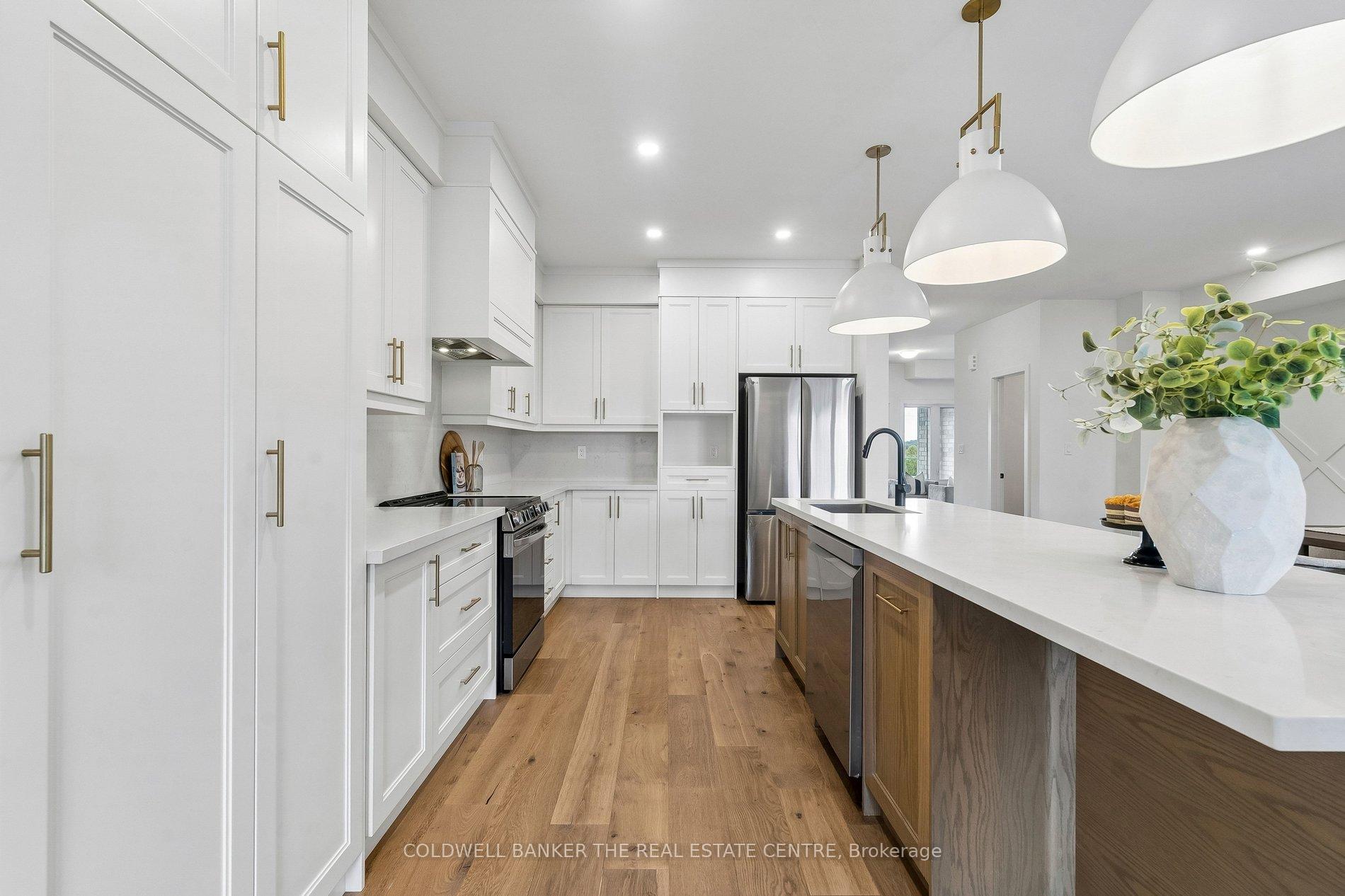 Photo 10 of 5 Ballinger Way, Uxbridge — HOMEH