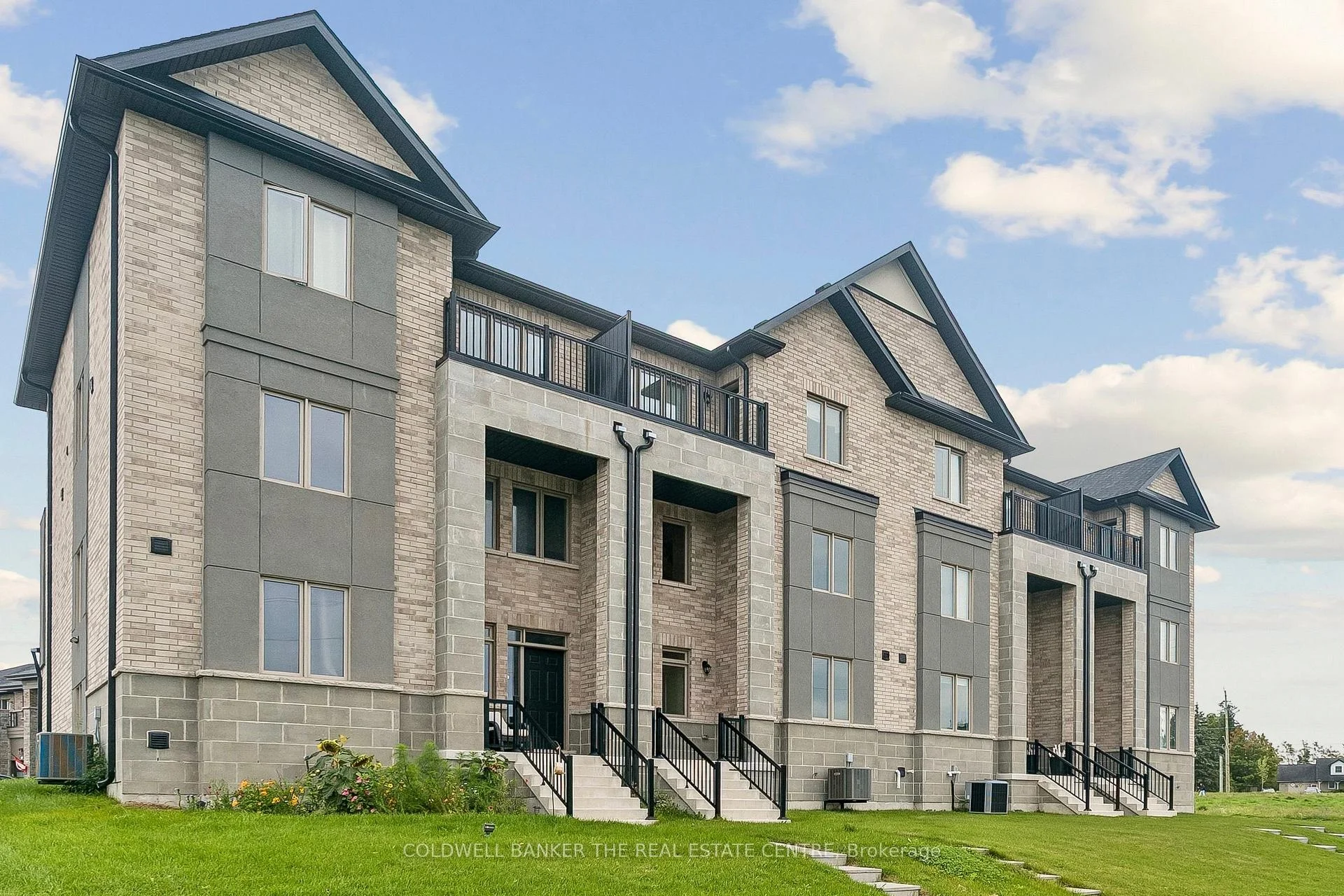 Photo 5 of 5 Ballinger Way, Uxbridge — HOMEH