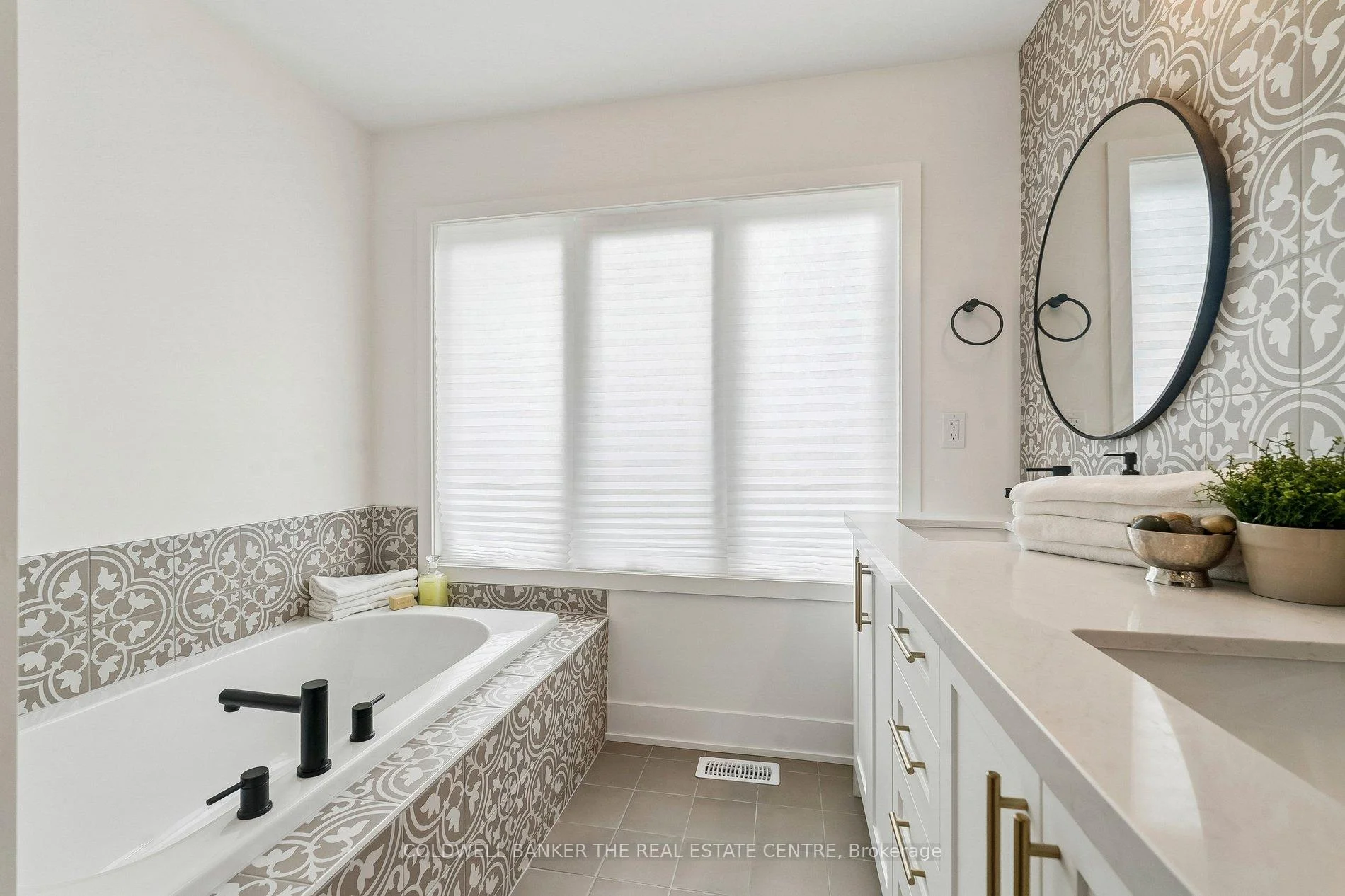 Photo 65 of 5 Ballinger Way, Uxbridge — HOMEH
