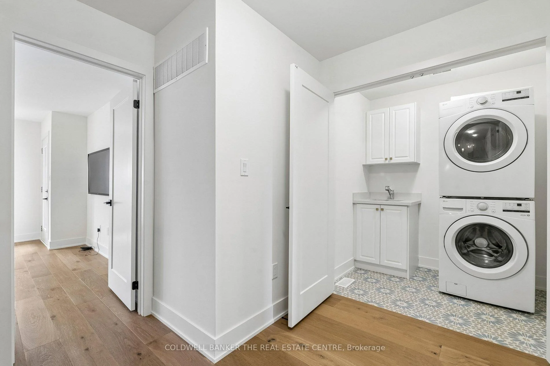 Photo 72 of 5 Ballinger Way, Uxbridge — HOMEH