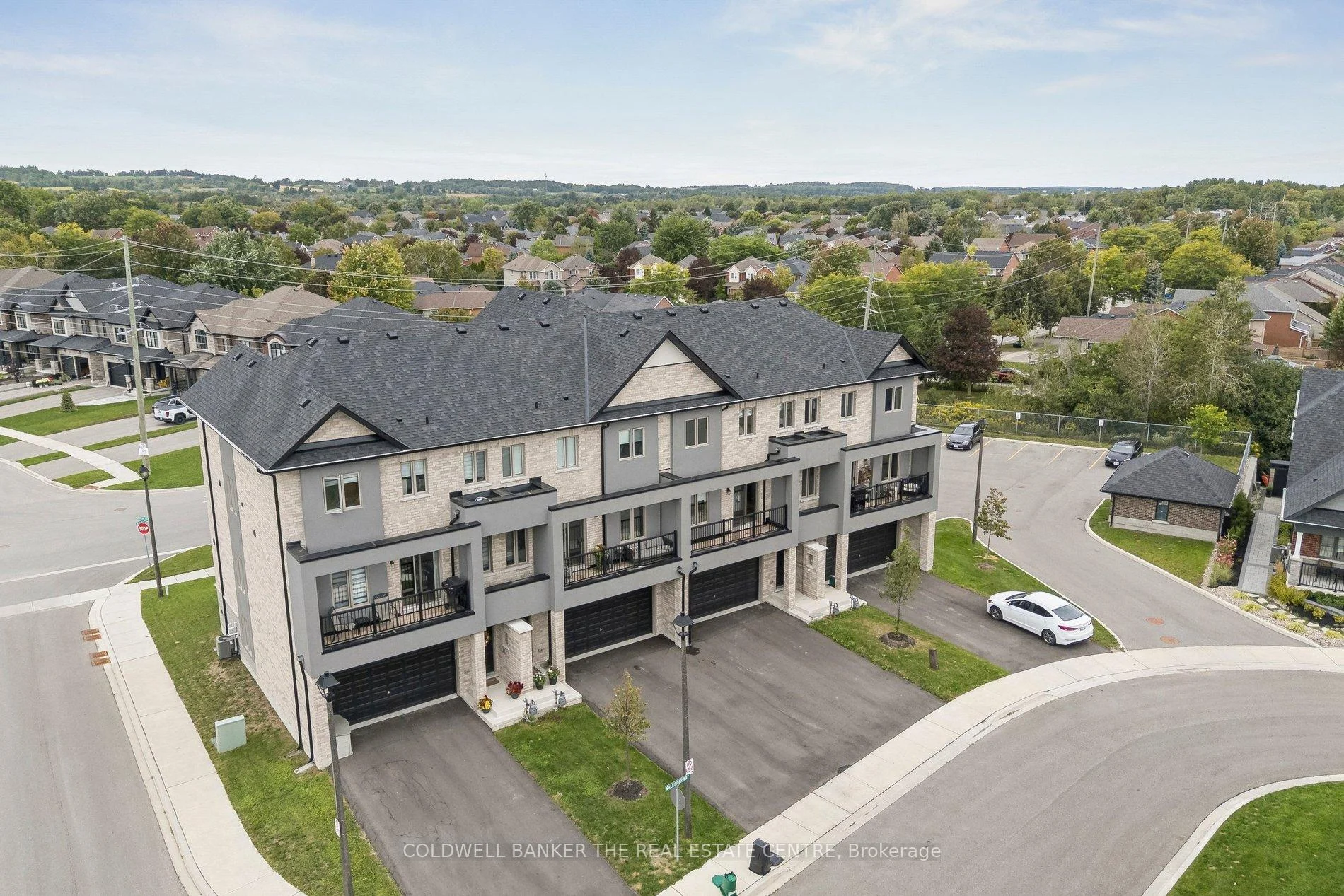 Photo 77 of 5 Ballinger Way, Uxbridge — HOMEH