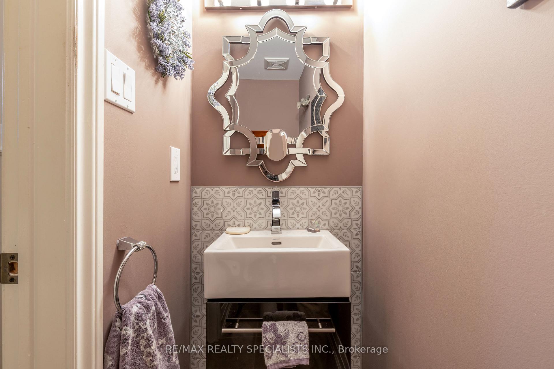 Photo 13 of 3602 Forest Bluff Crescent, Mississauga, Lisgar — HOMEH