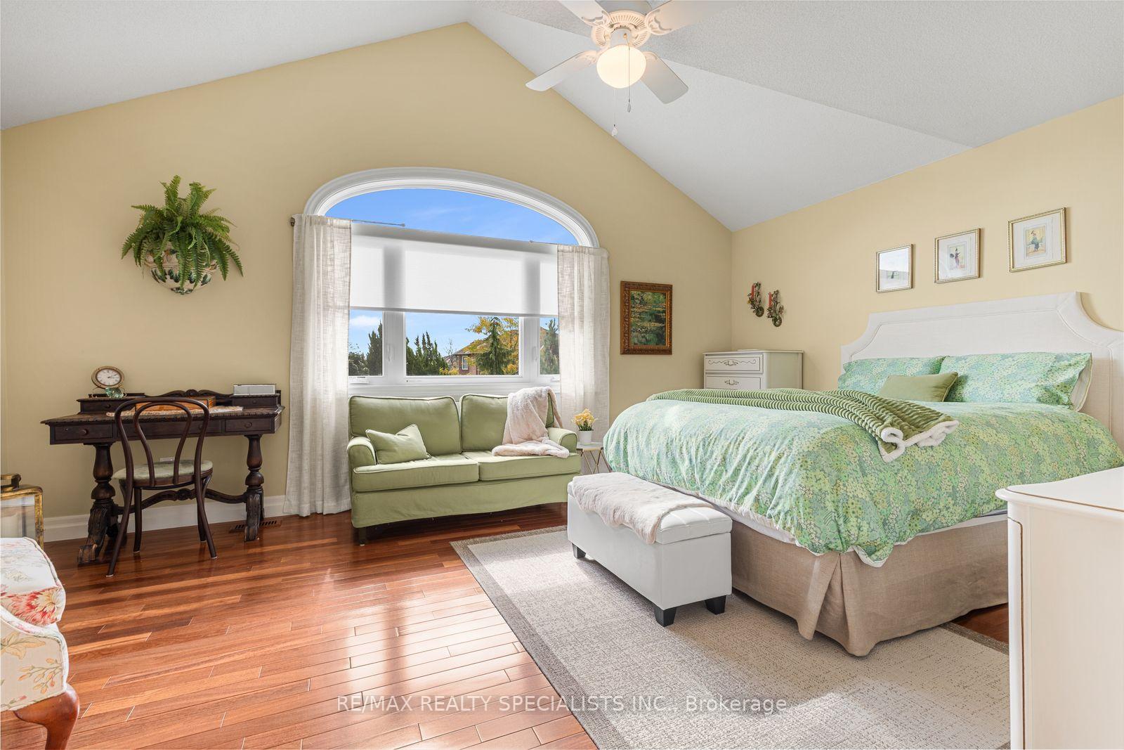 Photo 17 of 3602 Forest Bluff Crescent, Mississauga, Lisgar — HOMEH
