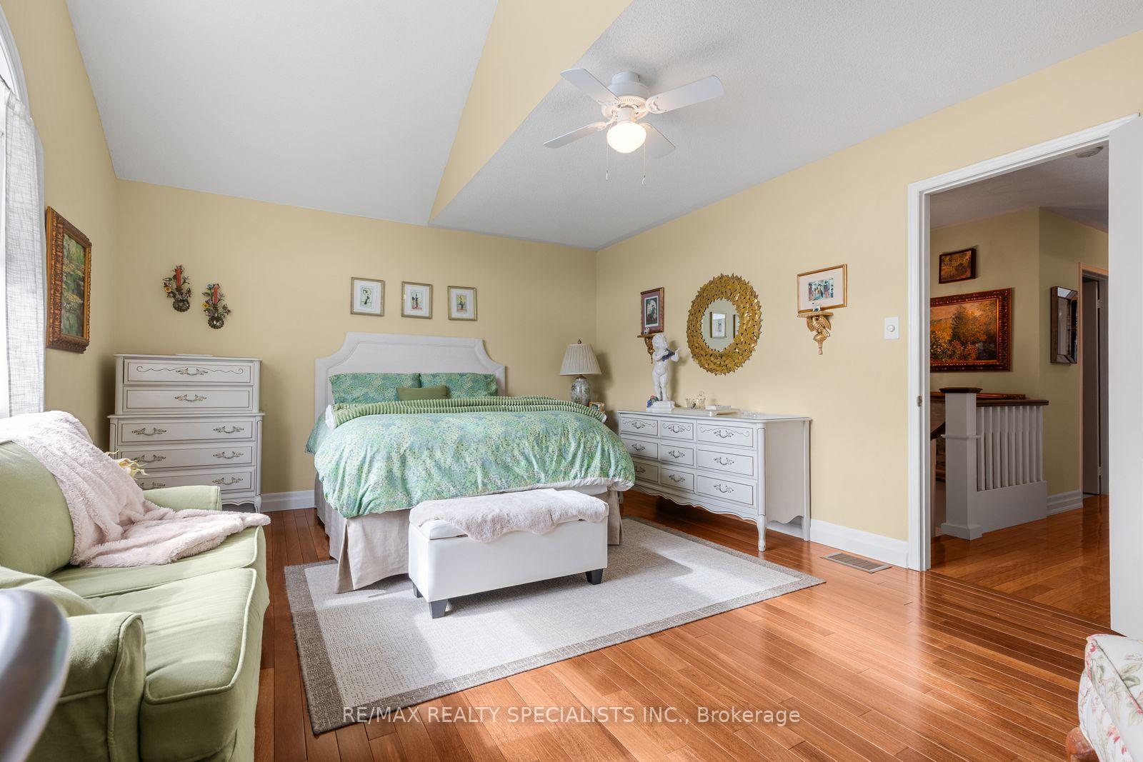 Photo 19 of 3602 Forest Bluff Crescent, Mississauga, Lisgar — HOMEH