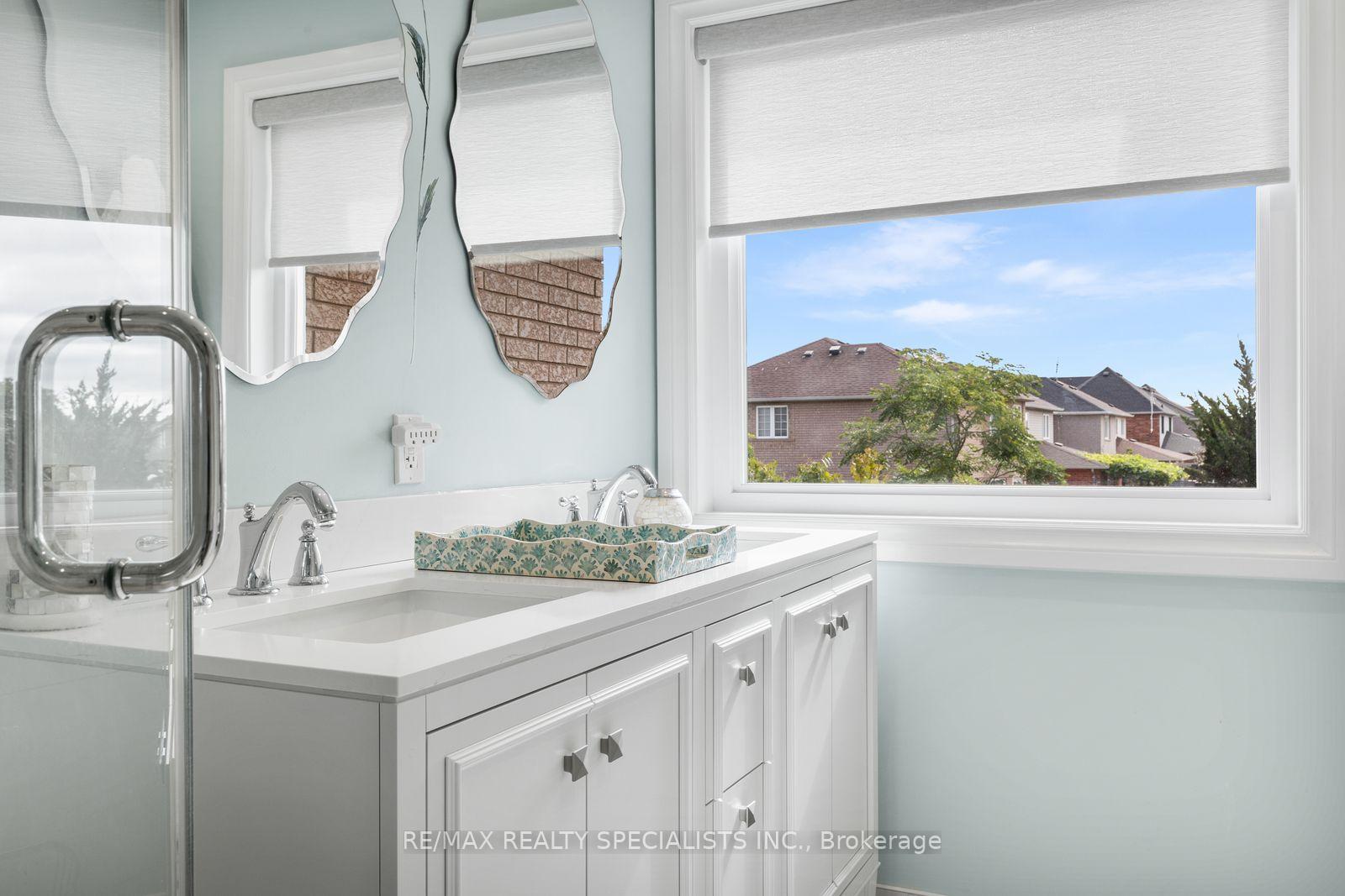 Photo 23 of 3602 Forest Bluff Crescent, Mississauga, Lisgar — HOMEH