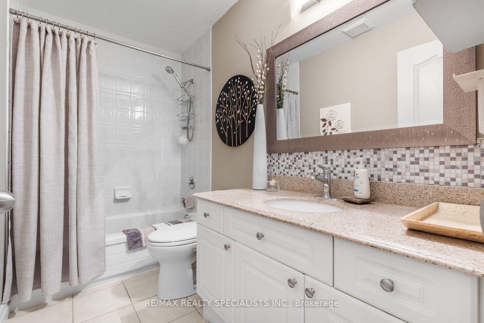 Photo 28 of 3602 Forest Bluff Crescent, Mississauga, Lisgar — HOMEH
