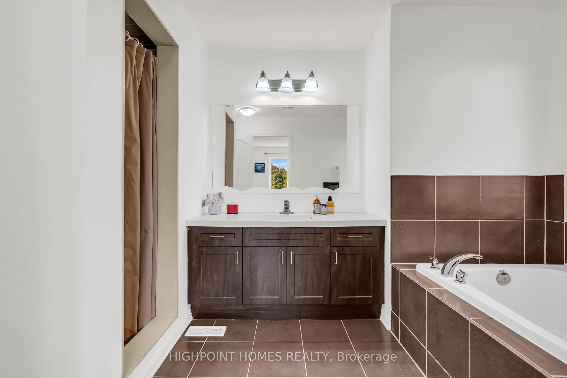 Photo 11 of 1802 Liatris Drive, Pickering, Duffin Heights — HOMEH