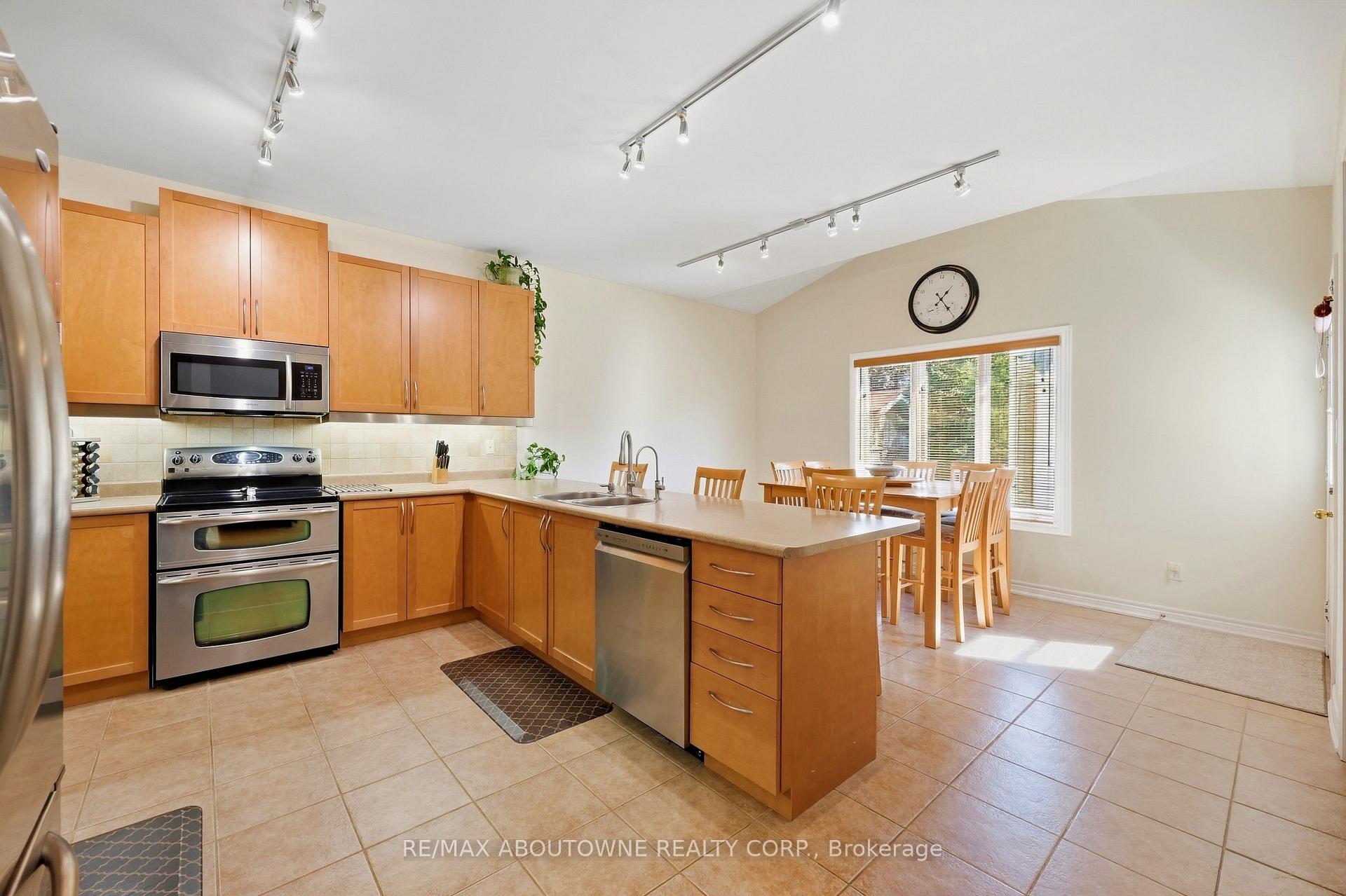 Photo 17 of 1094 Gorham Way, Milton, Clarke — HOMEH