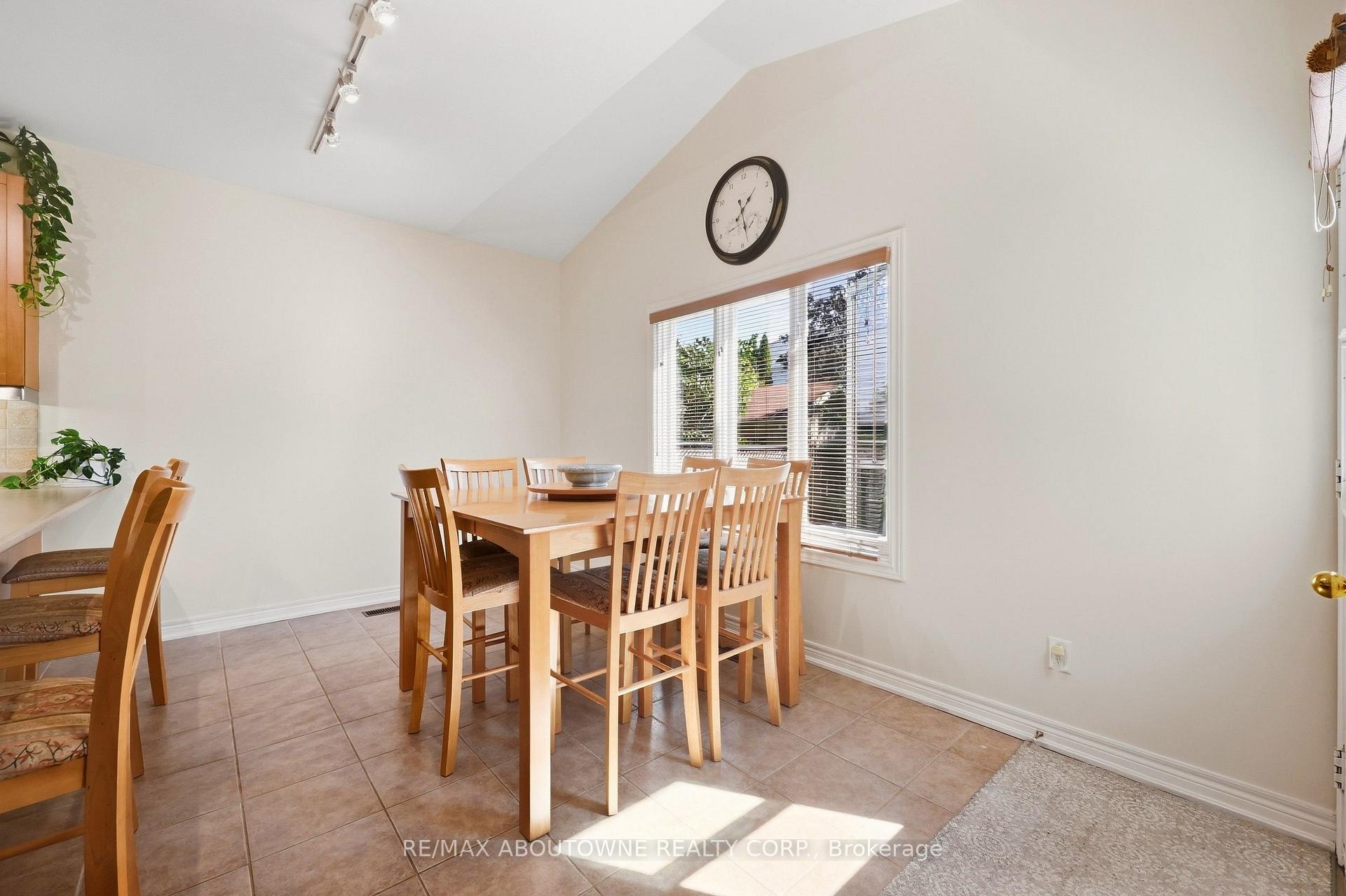 Photo 24 of 1094 Gorham Way, Milton, Clarke — HOMEH