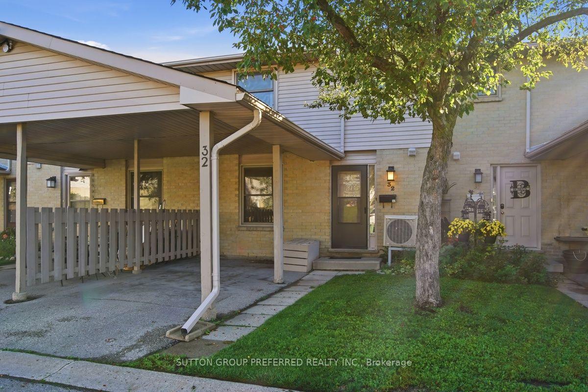 Front of Unit 32, 1318 Highbury Avenue N