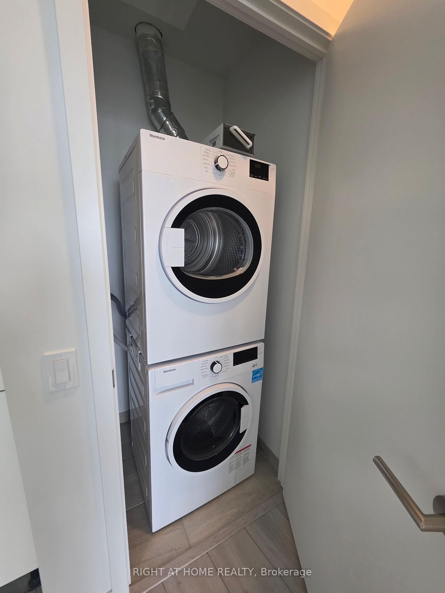 Photo 9 of Unit 2510, 39 Mary Street, Barrie, Lakeshore — HOMEH