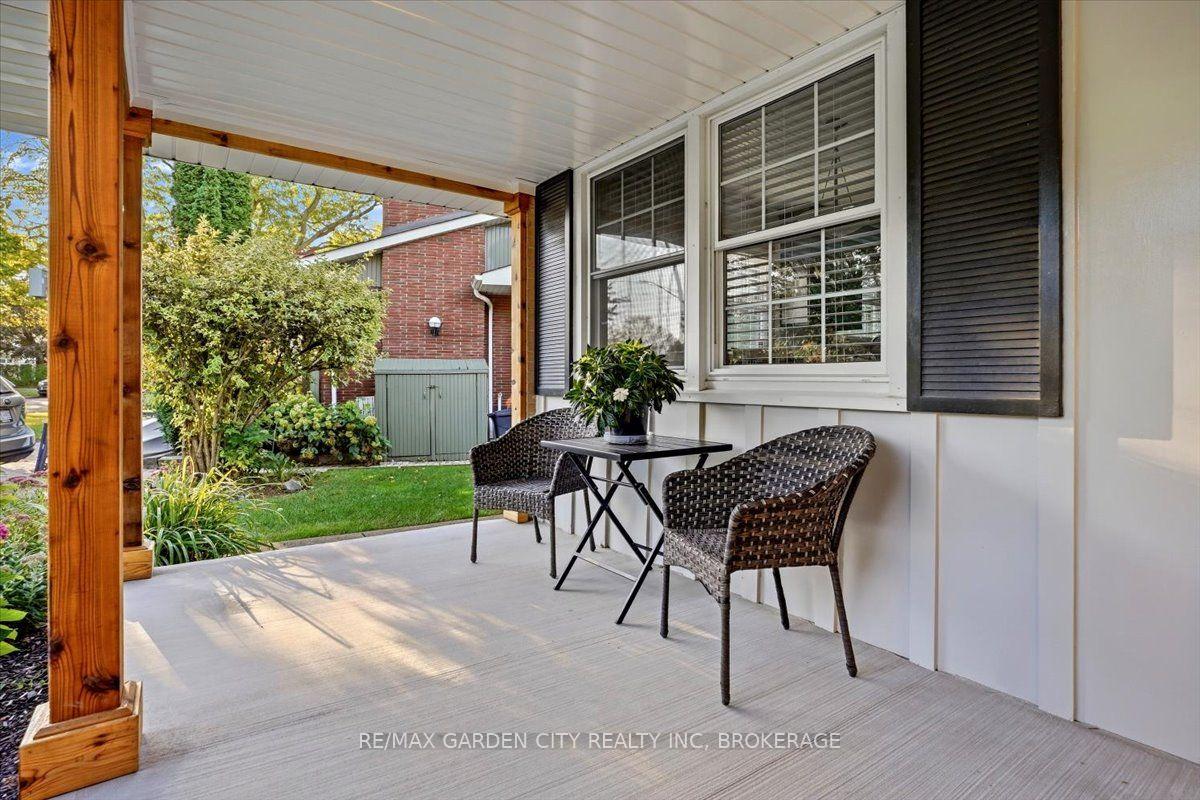 Photo 7 of 98 Village Road, St. Catharines, Glendale/Glenridge — HOMEH