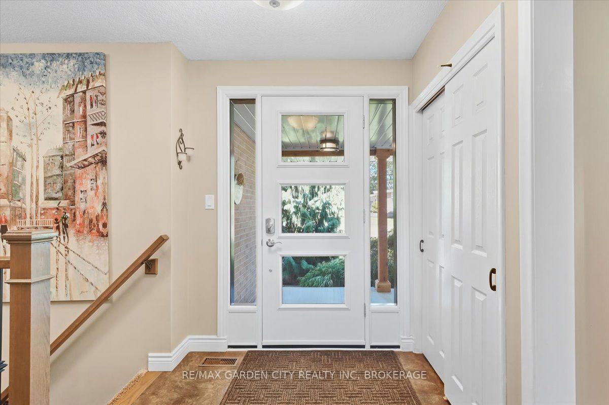 Photo 9 of 98 Village Road, St. Catharines, Glendale/Glenridge — HOMEH