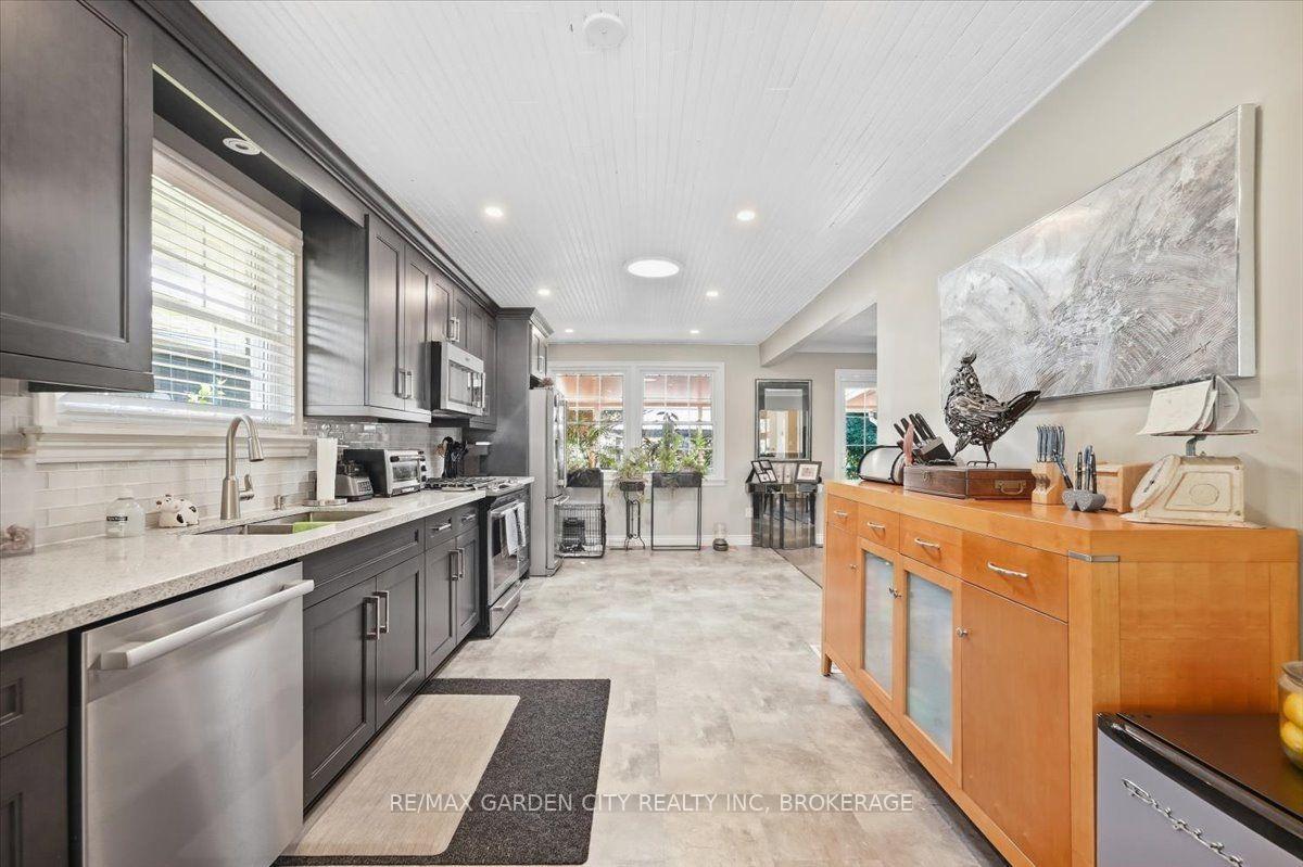 Photo 18 of 98 Village Road, St. Catharines, Glendale/Glenridge — HOMEH