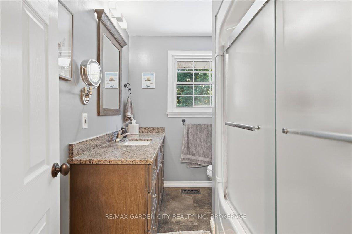 Photo 24 of 98 Village Road, St. Catharines, Glendale/Glenridge — HOMEH